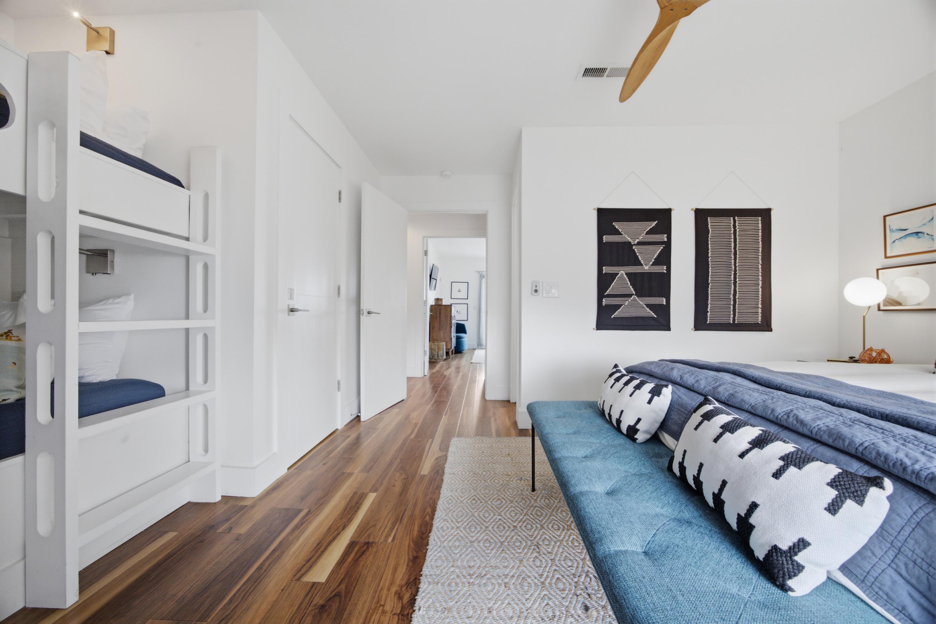 SHORELINE T/H - Residential