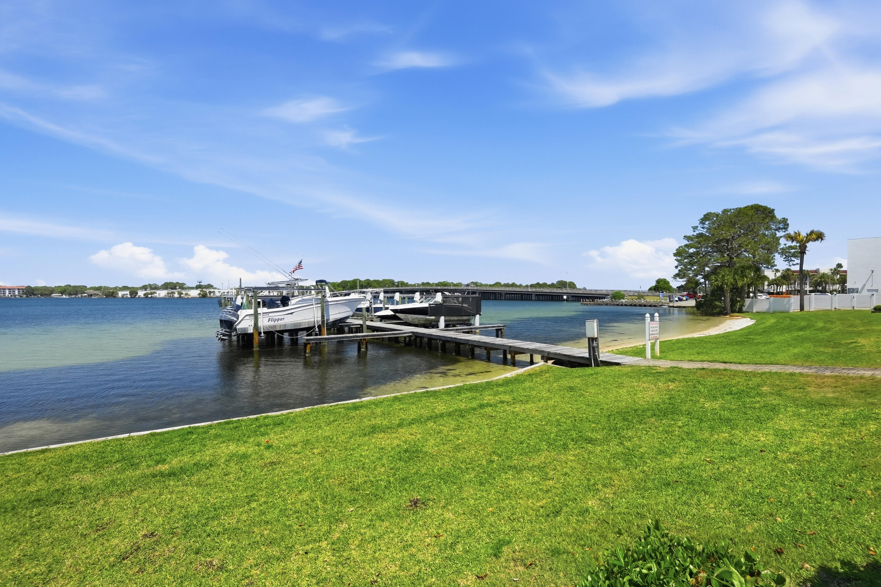 CAPTIVA COVE - Residential