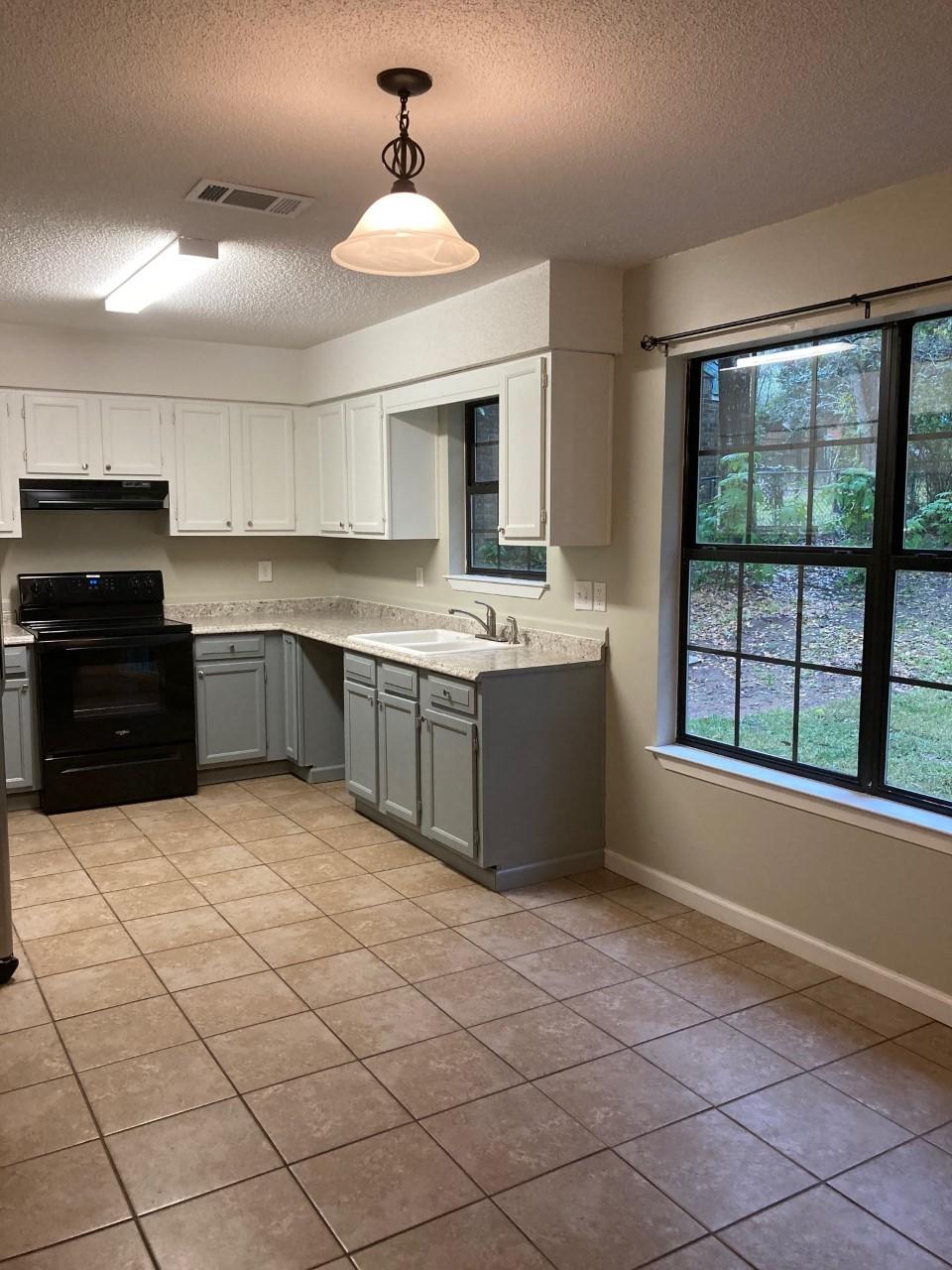 CHOCTAW 2ND ADDN - Residential Lease