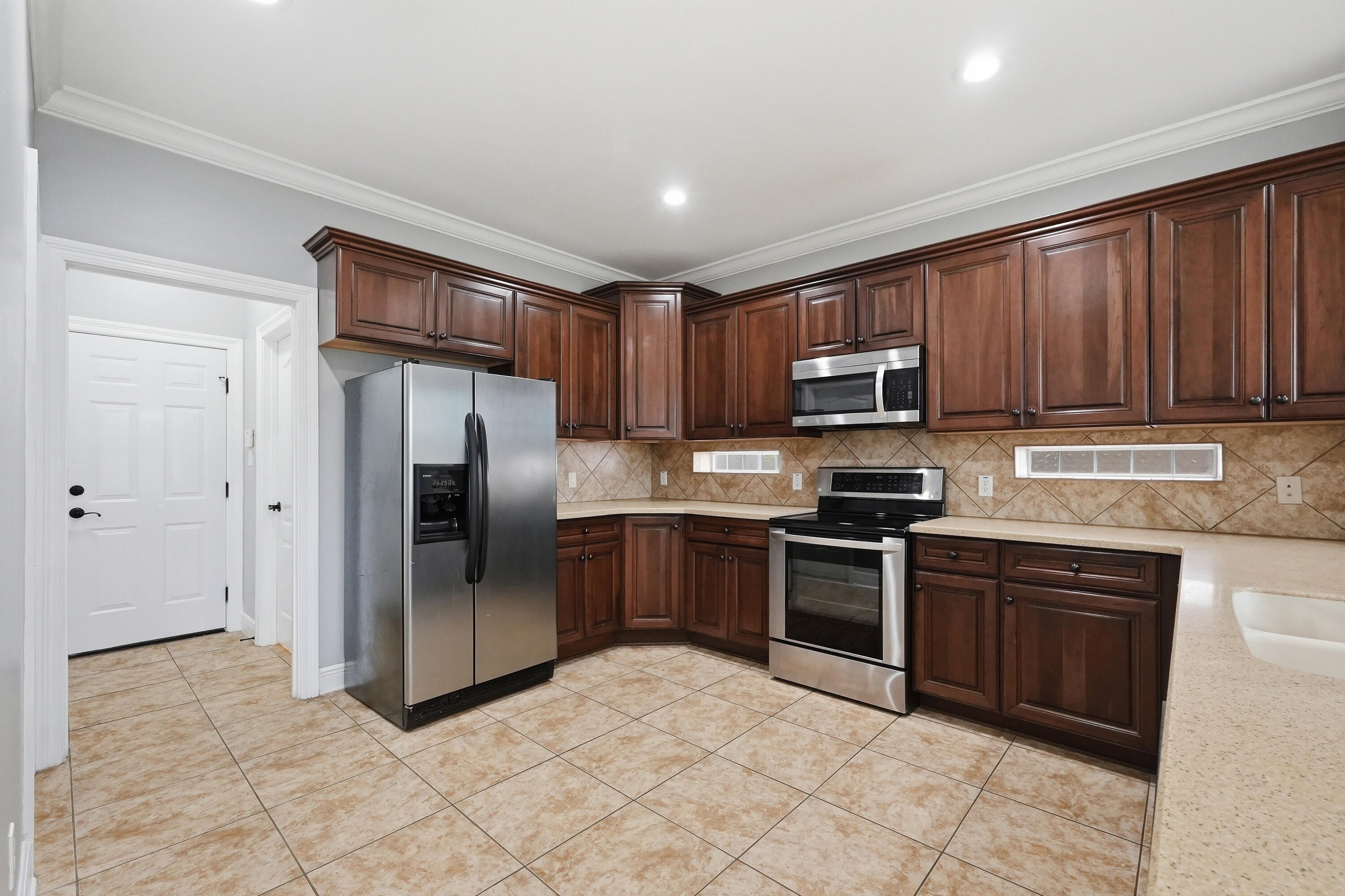 Baywalk Landings - Residential Lease