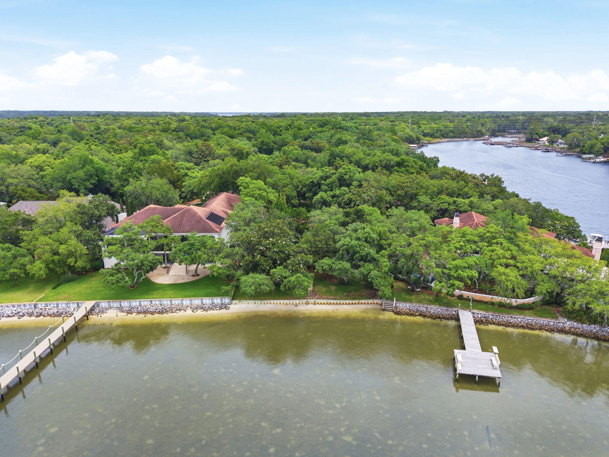 ROBLEDAL ESTATES - Residential
