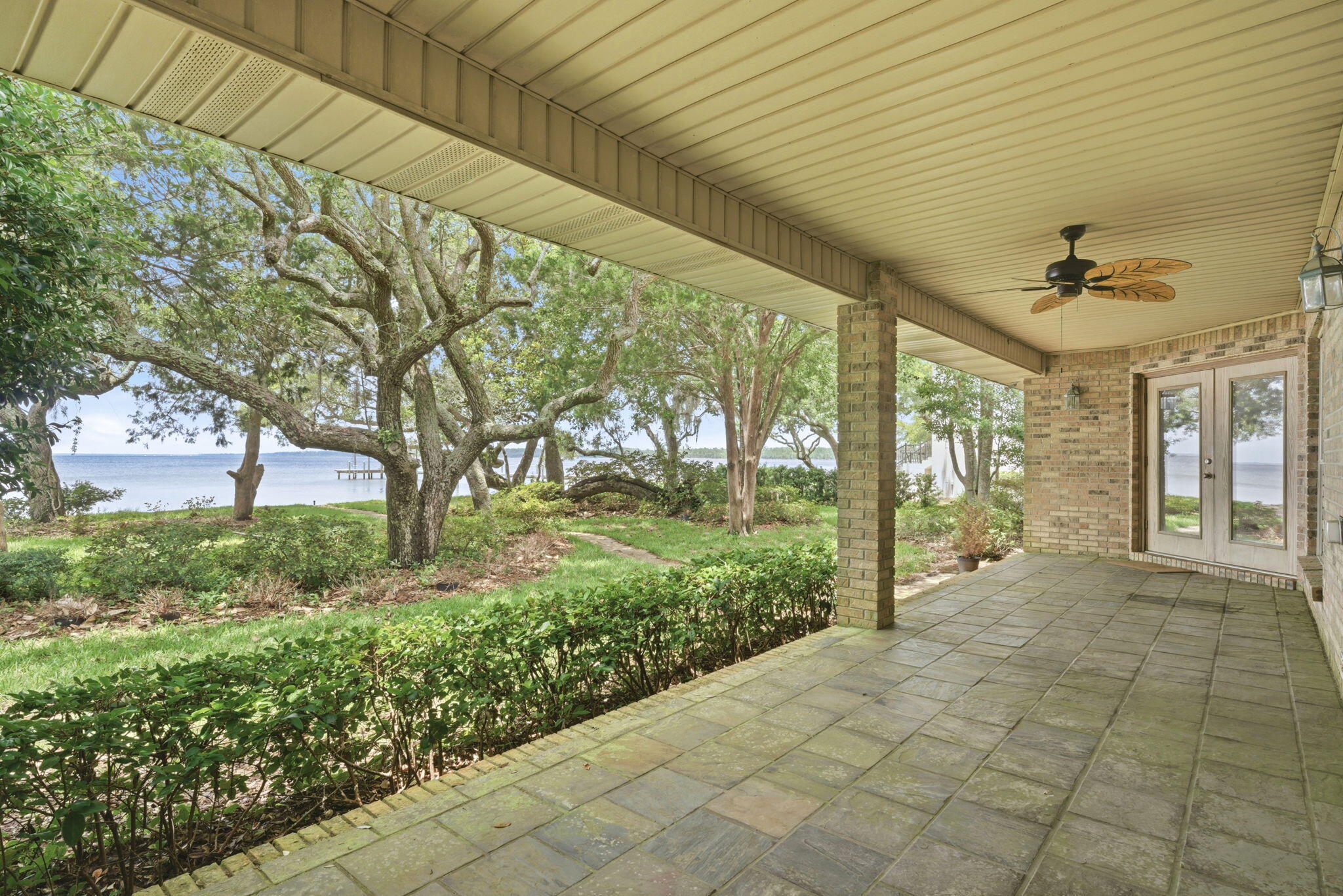 ROBLEDAL ESTATES - Residential