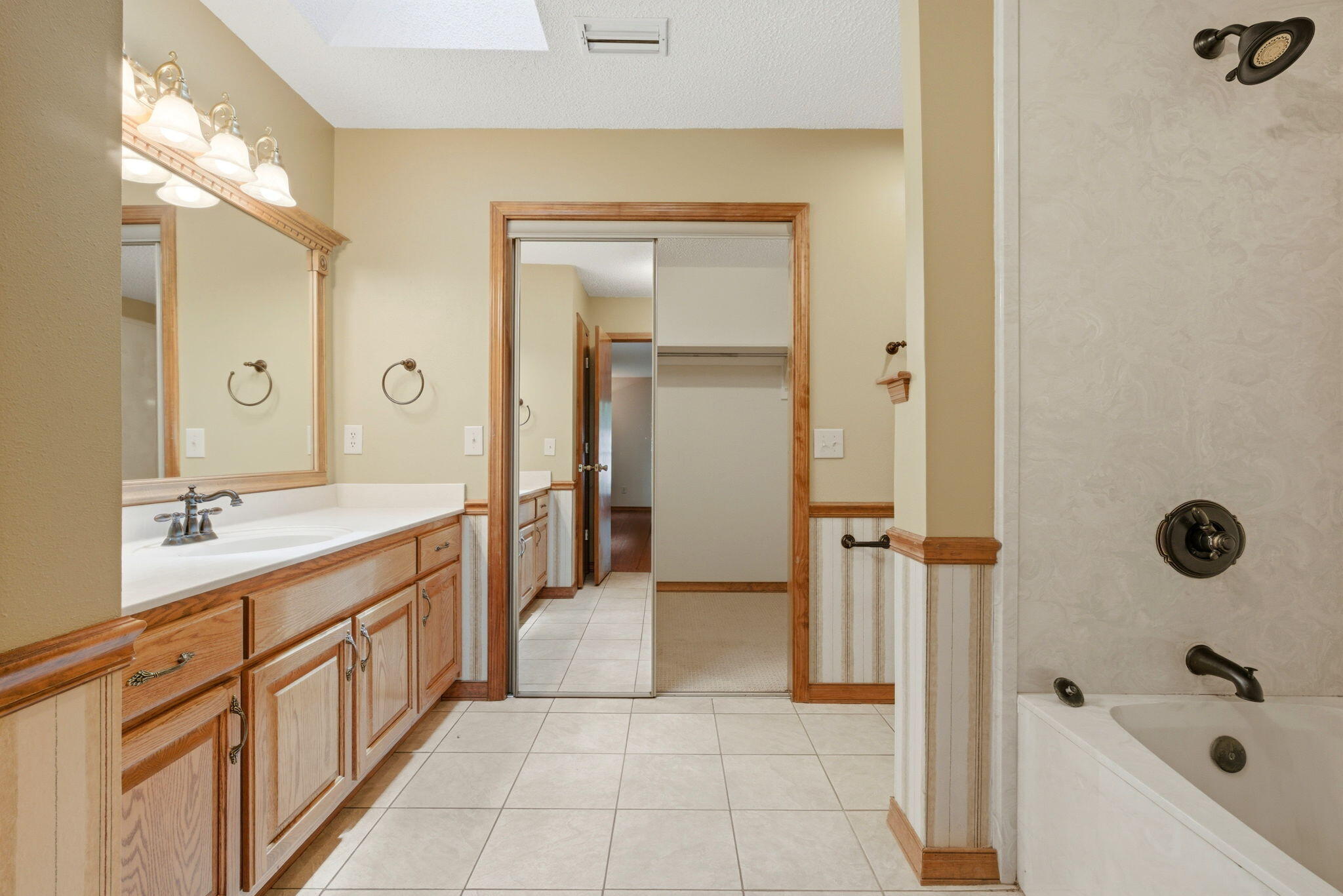 ROBLEDAL ESTATES - Residential