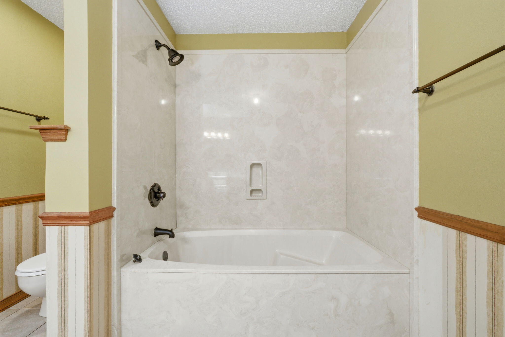 ROBLEDAL ESTATES - Residential