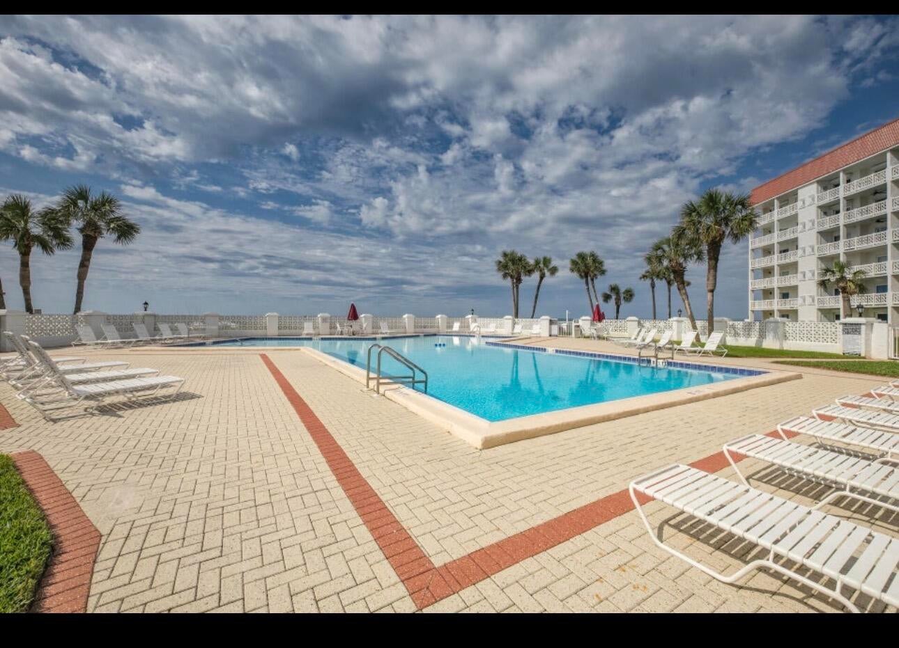 EL MATADOR CONDO - Residential