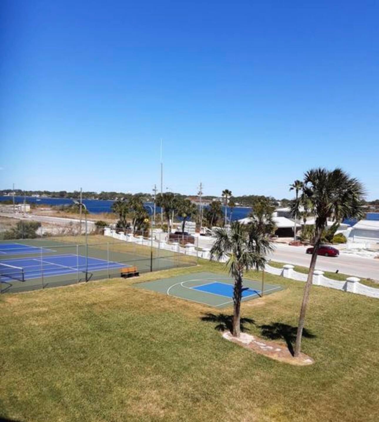 EL MATADOR CONDO - Residential