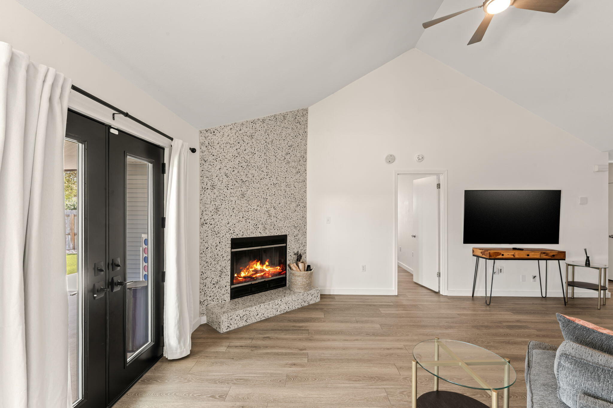 PINE RIDGE TRACE RE/SUB - Residential Lease