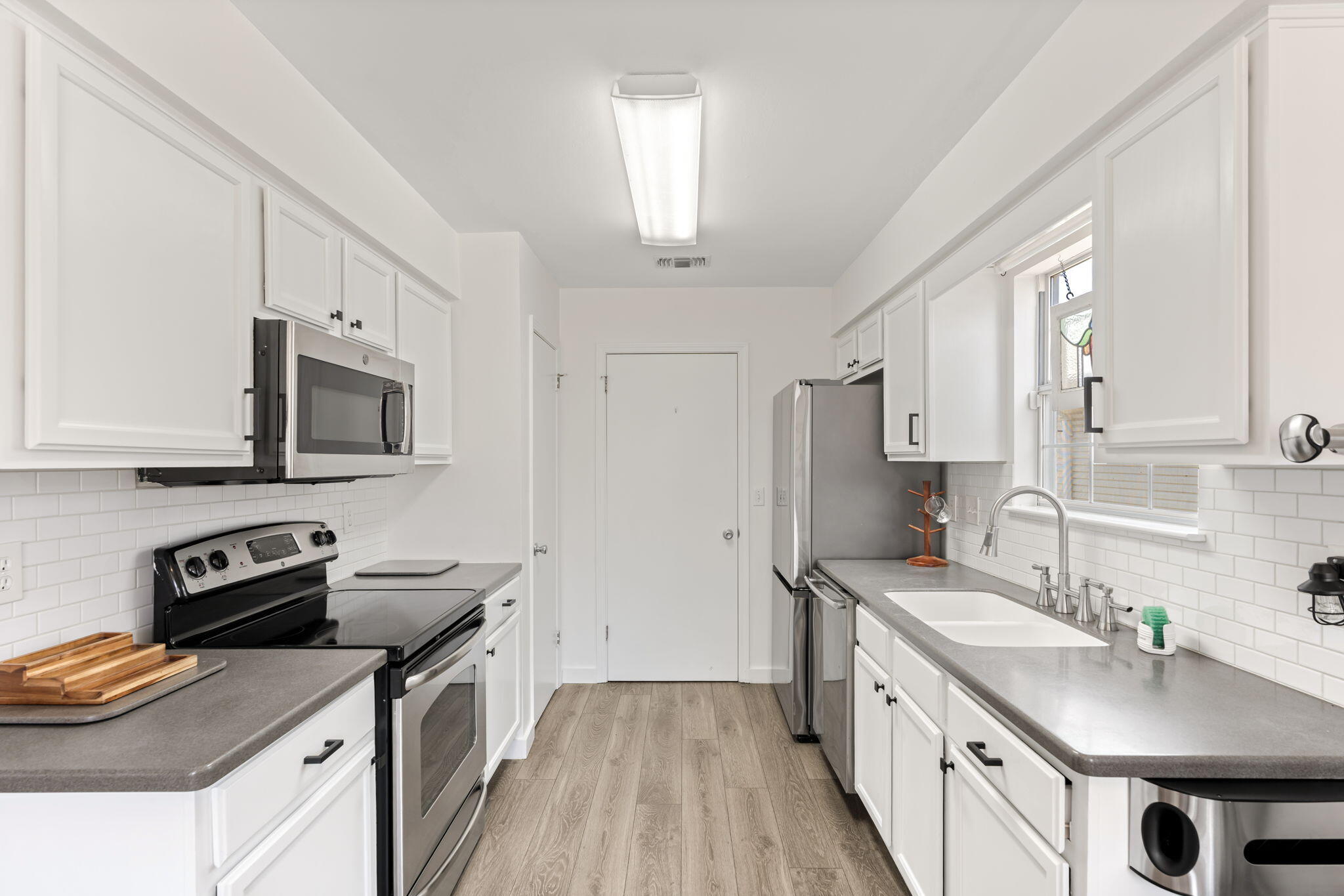 PINE RIDGE TRACE RE/SUB - Residential Lease
