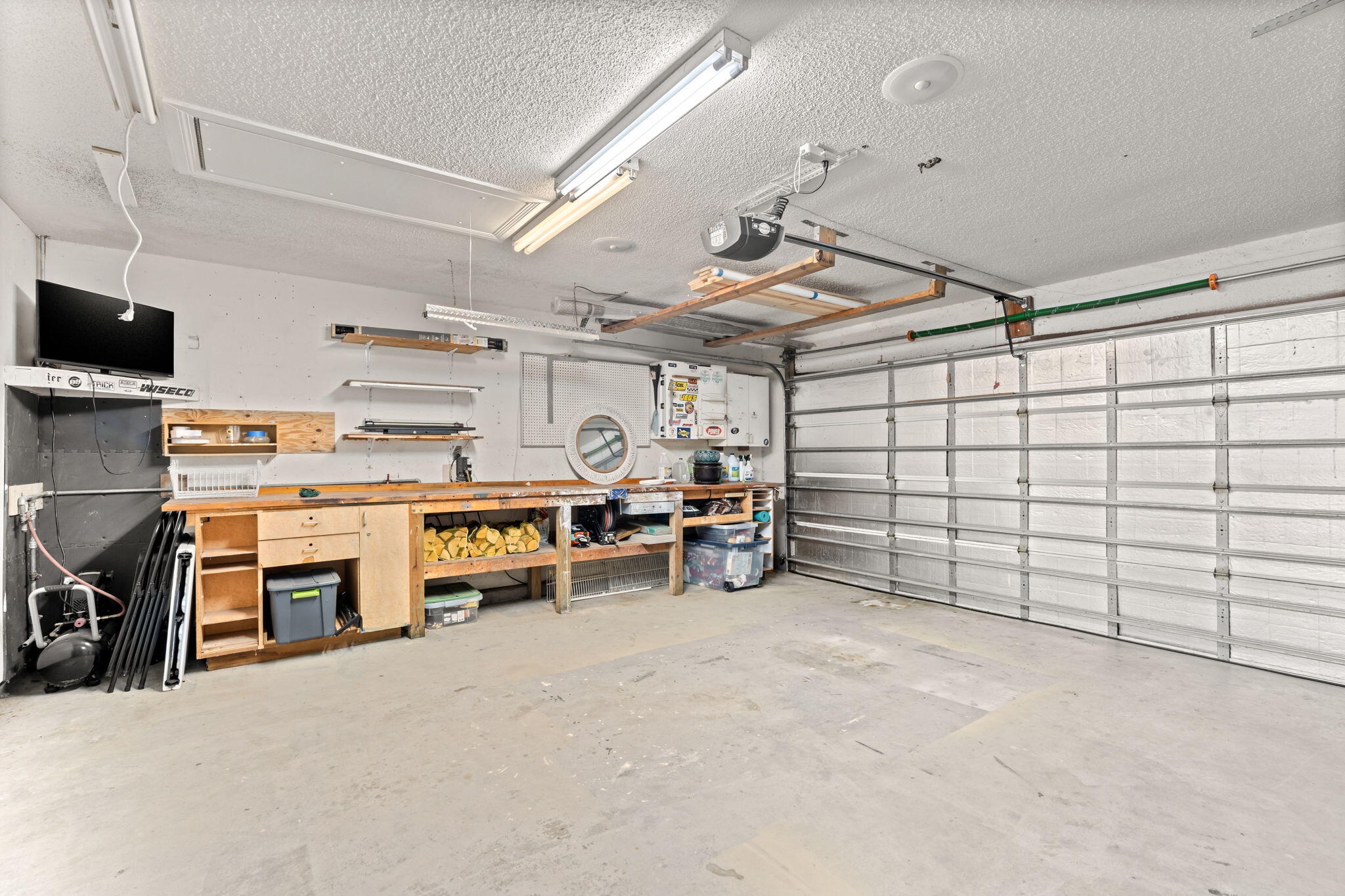 PINE RIDGE TRACE RE/SUB - Residential Lease