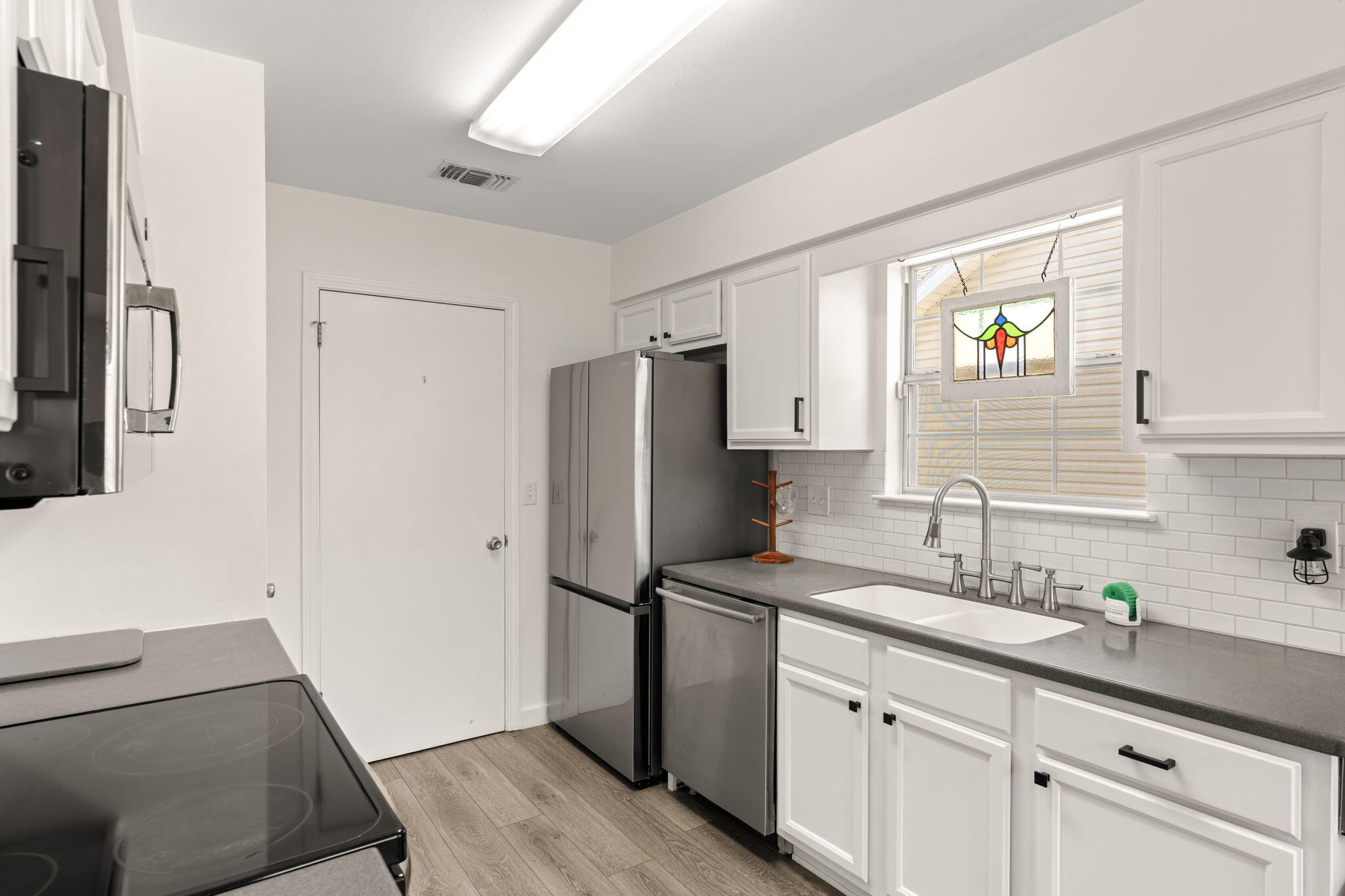 PINE RIDGE TRACE RE/SUB - Residential Lease