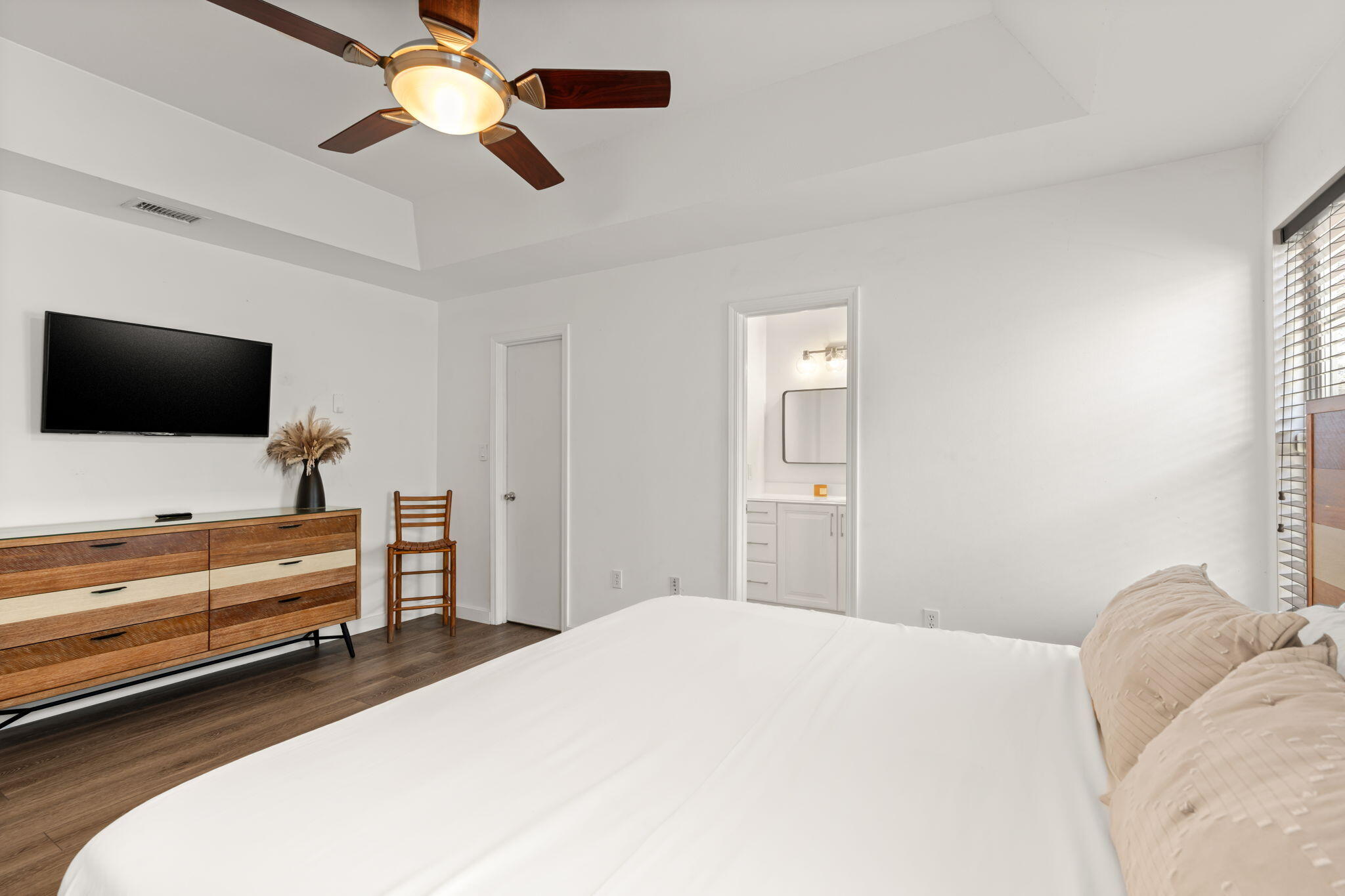 PINE RIDGE TRACE RE/SUB - Residential Lease