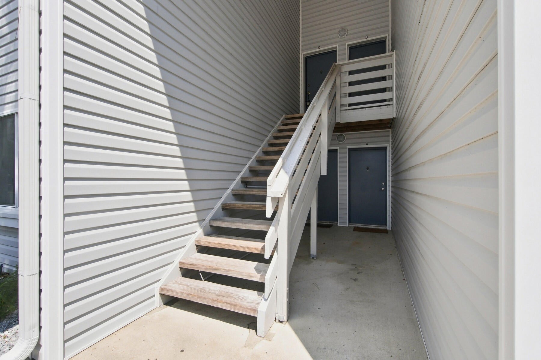 FINISTERRA CONDO - Residential