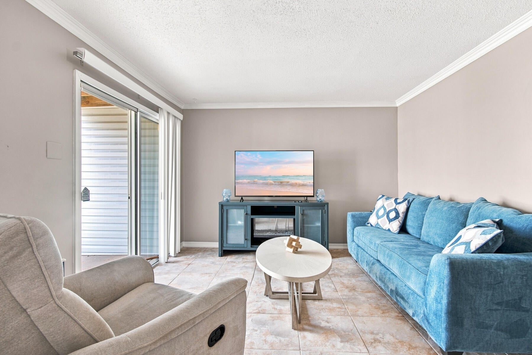 FINISTERRA CONDO - Residential