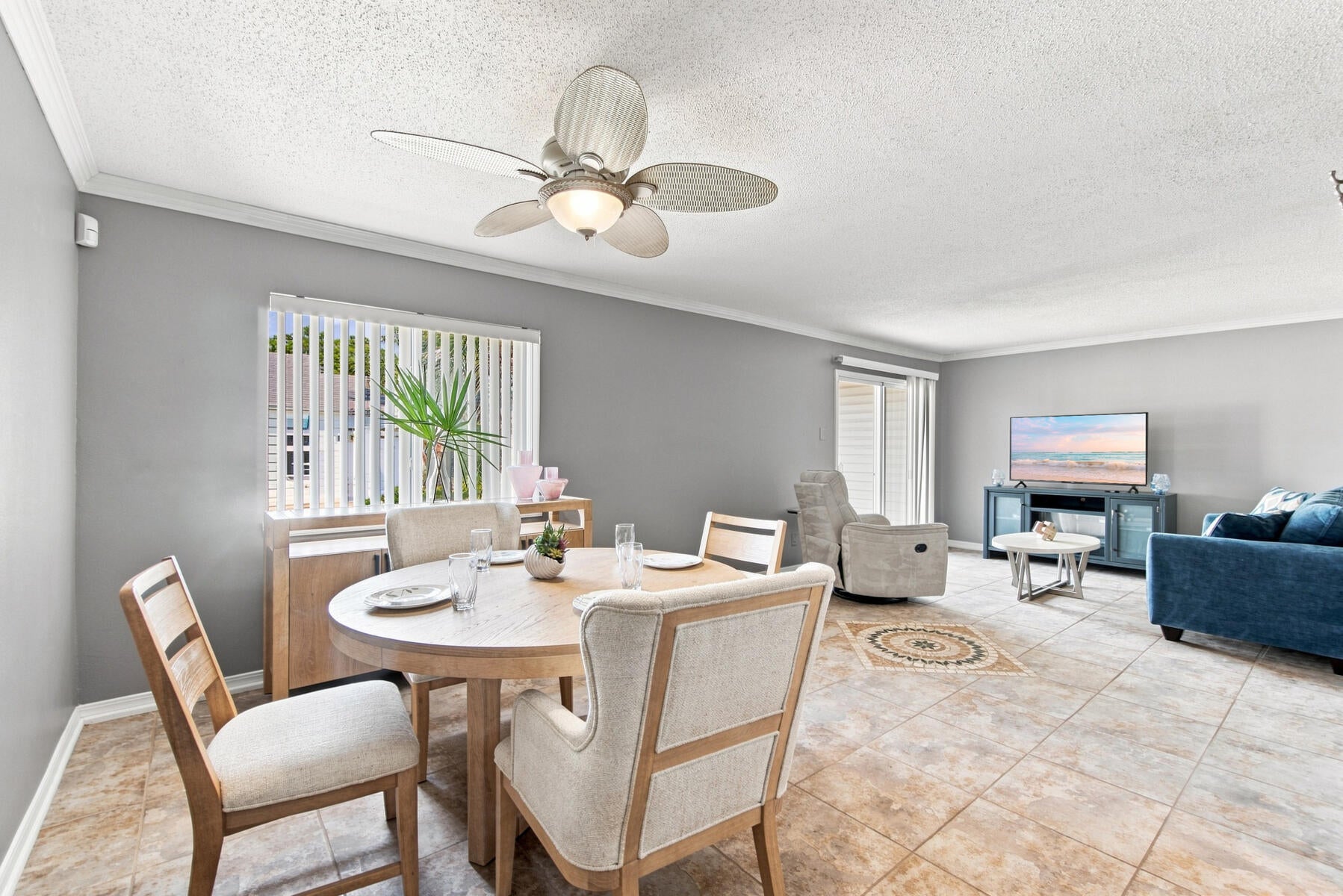 FINISTERRA CONDO - Residential