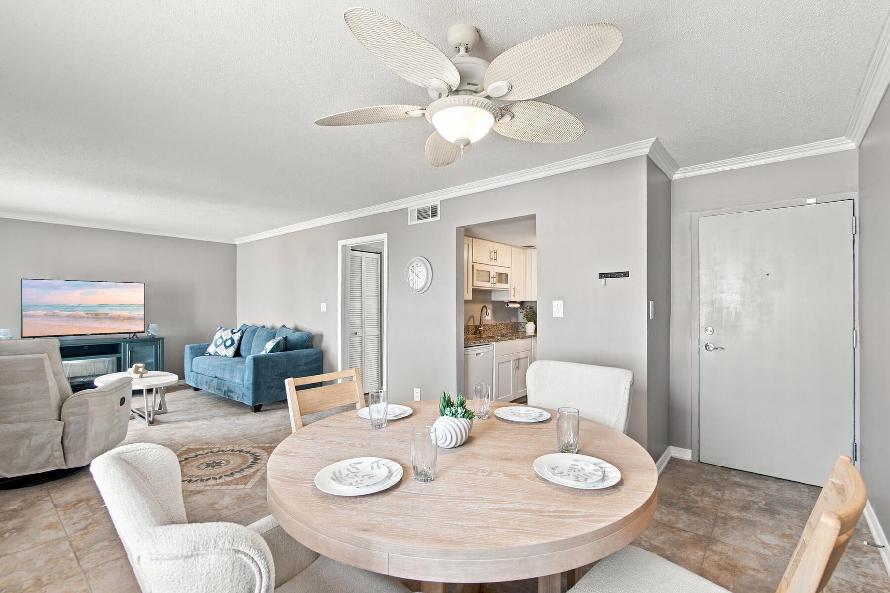 FINISTERRA CONDO - Residential