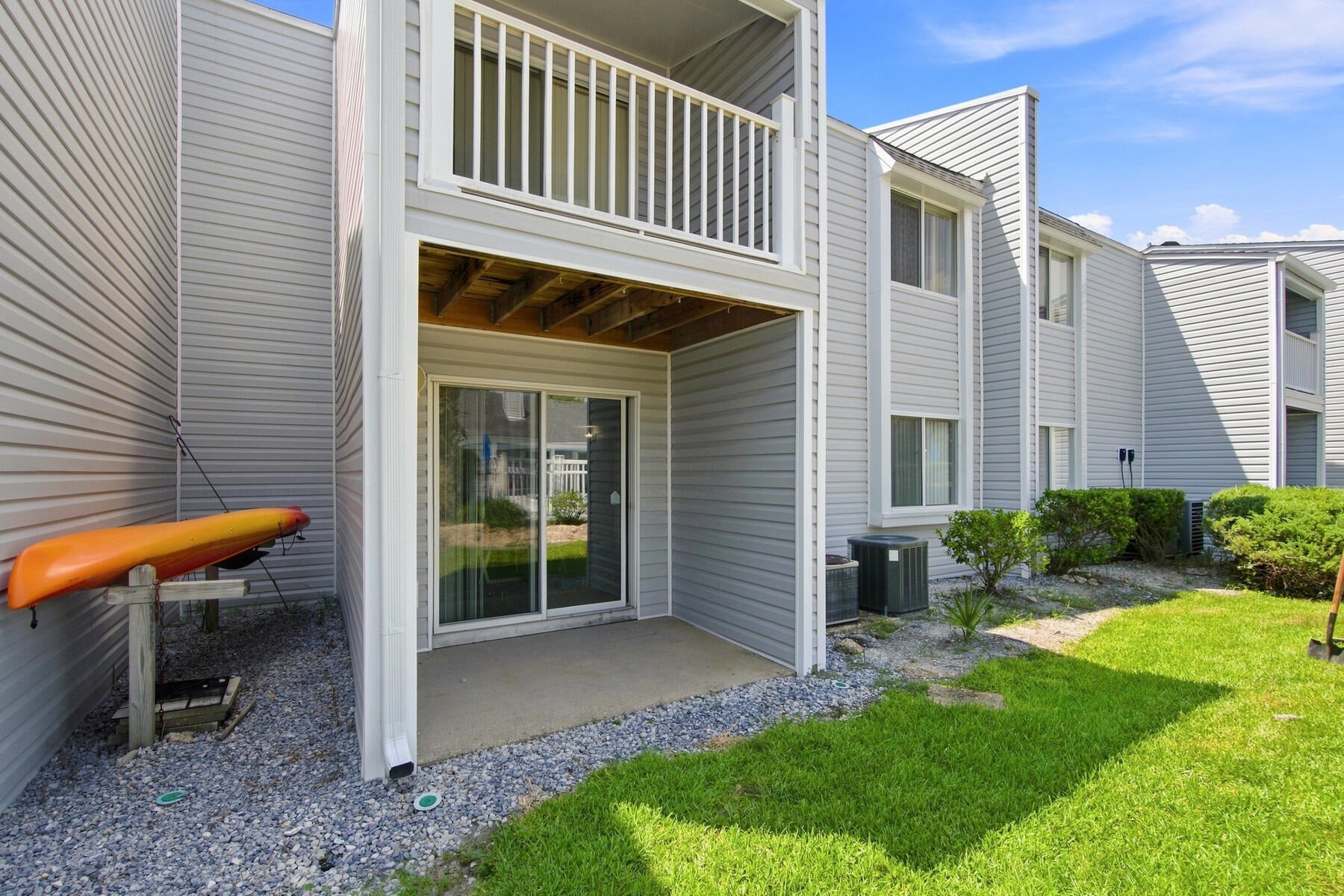 FINISTERRA CONDO - Residential