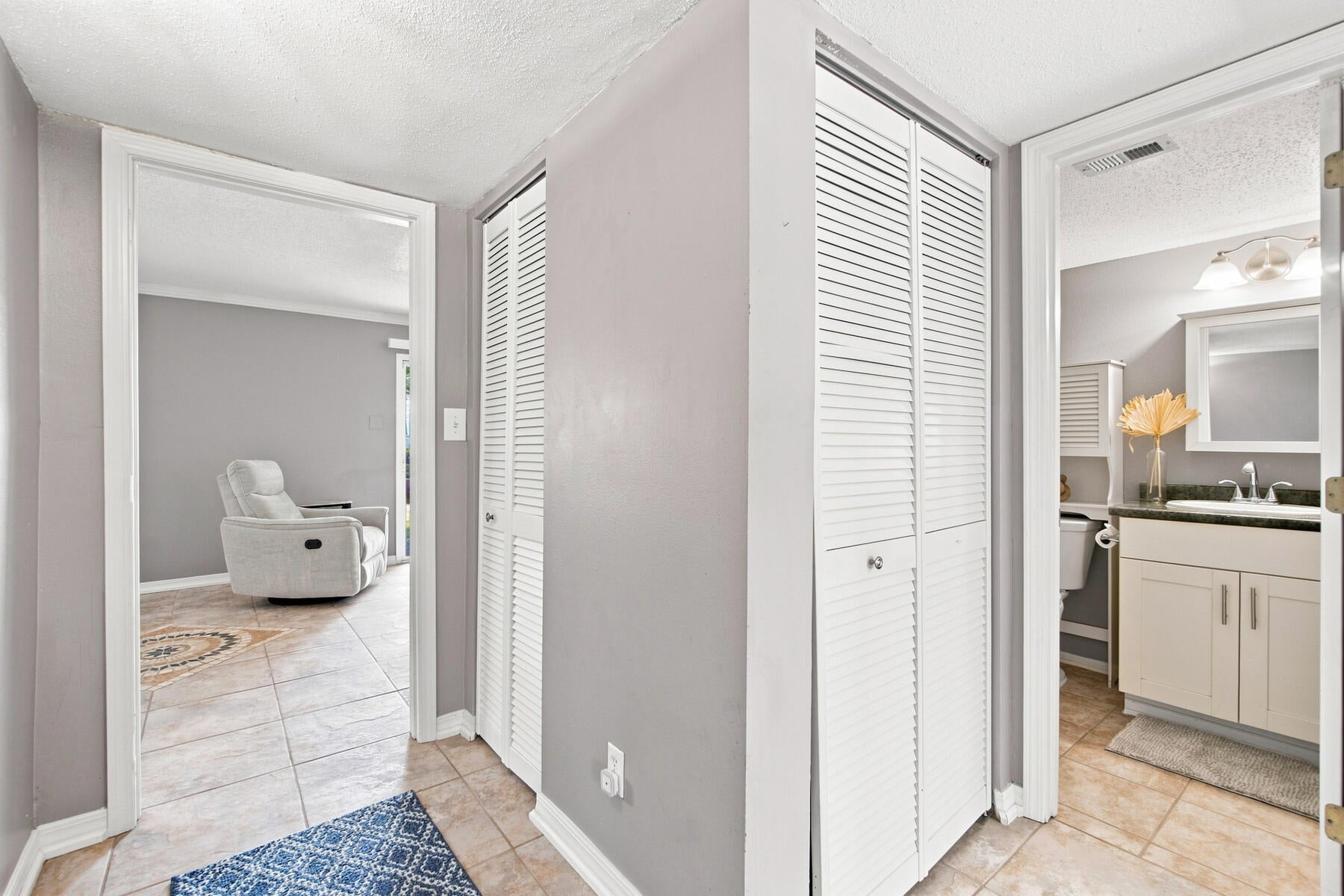 FINISTERRA CONDO - Residential