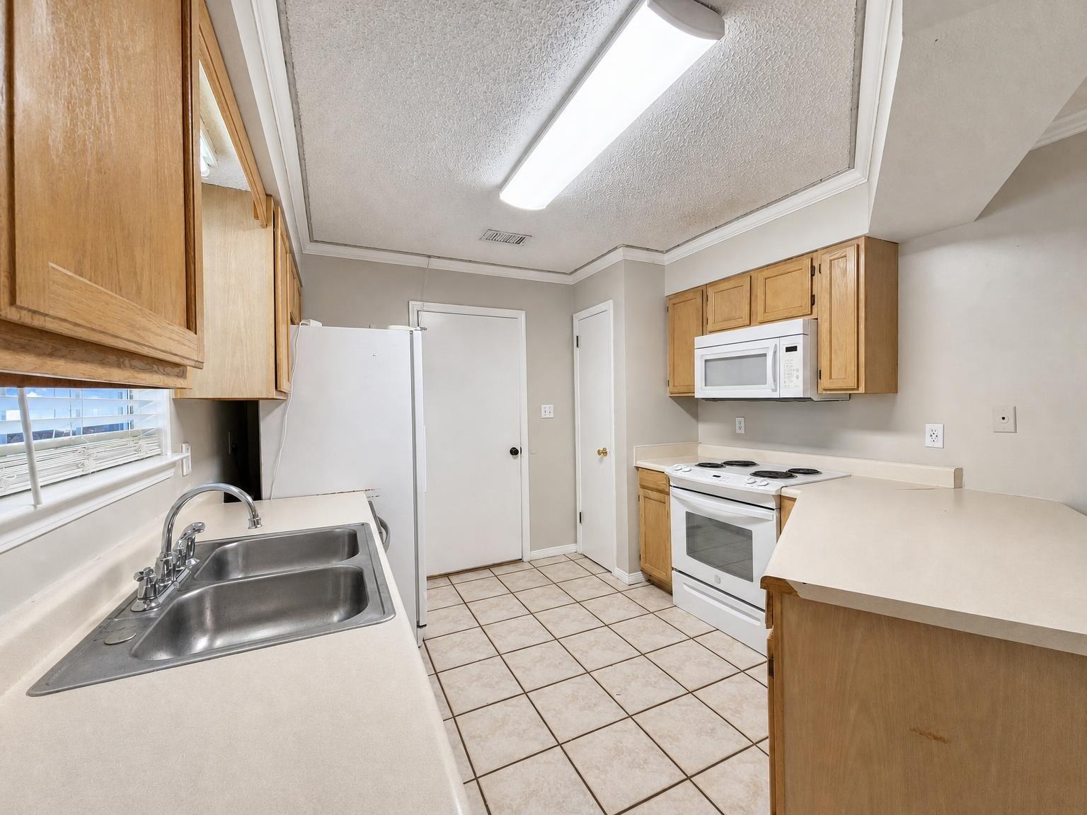 HIDDEN TRAILS PH 2 - Residential Lease