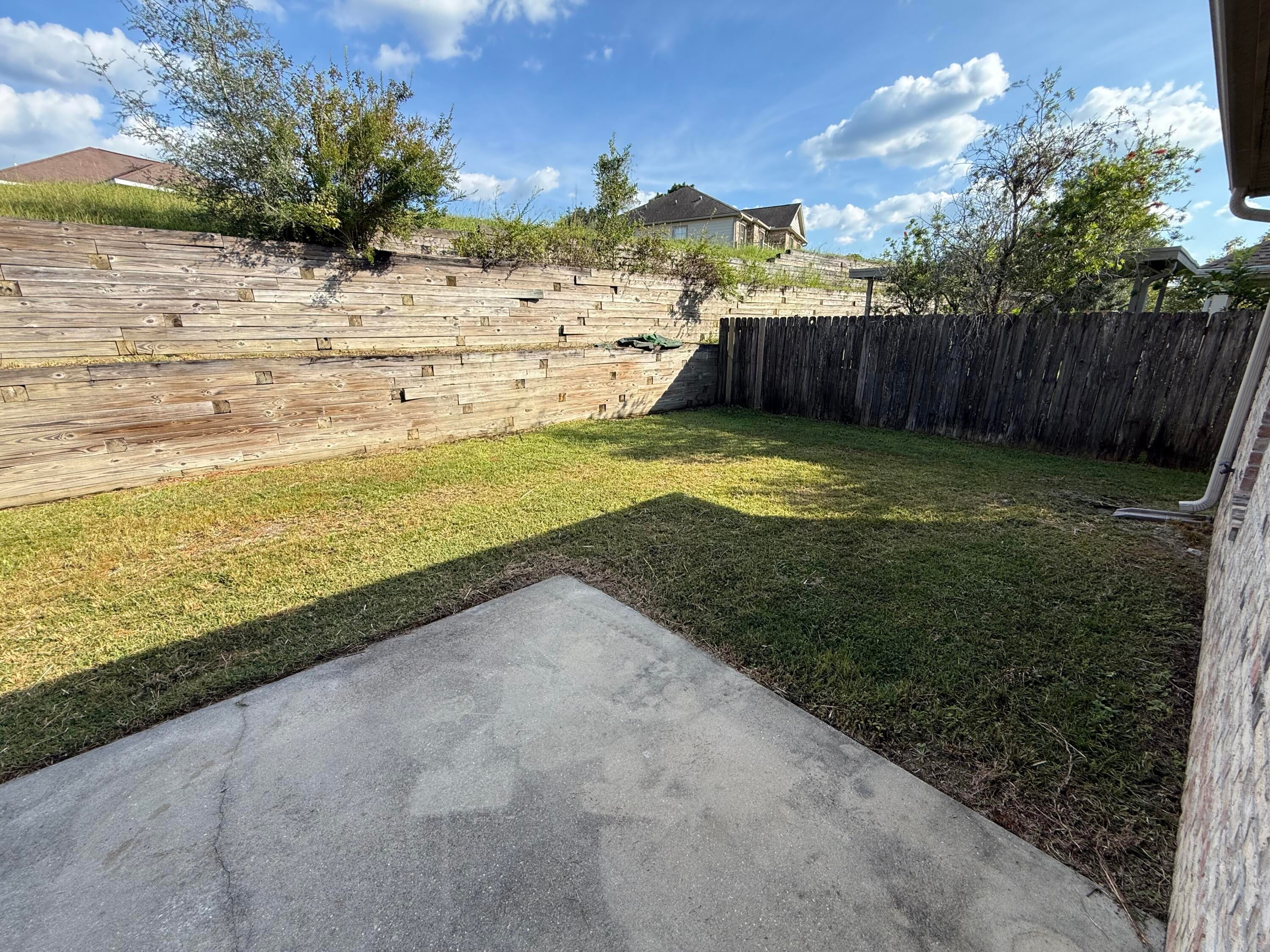DUGGAN POND ESTATES - Residential Lease