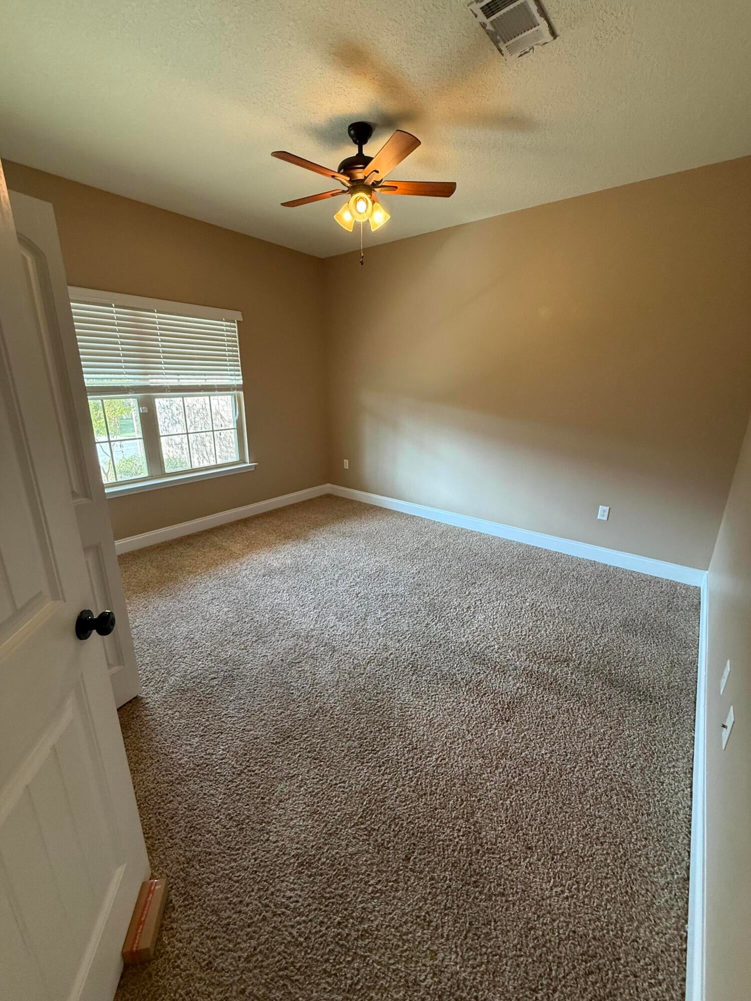 DUGGAN POND ESTATES - Residential Lease