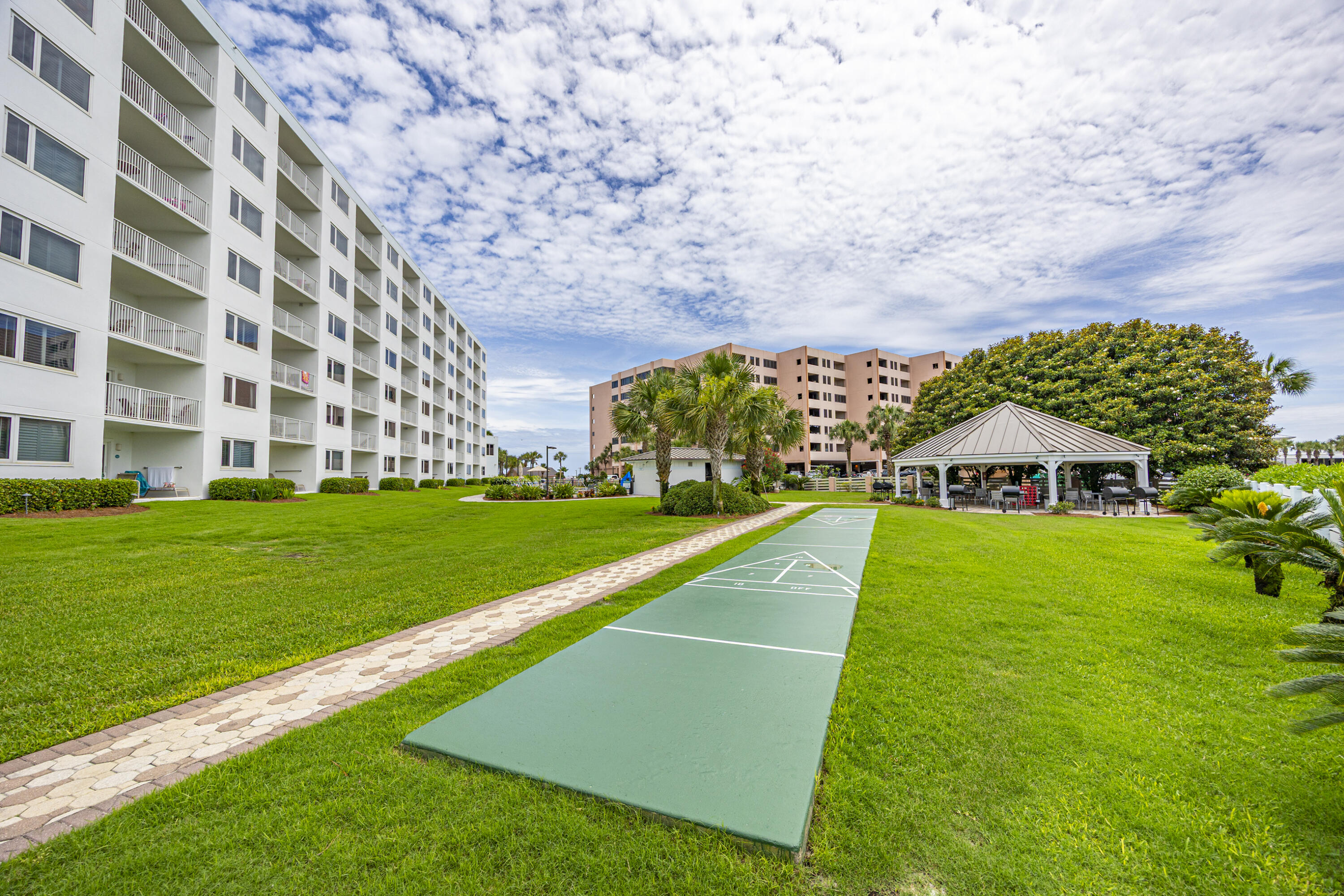 ISLANDER CONDO PH 2 - Residential