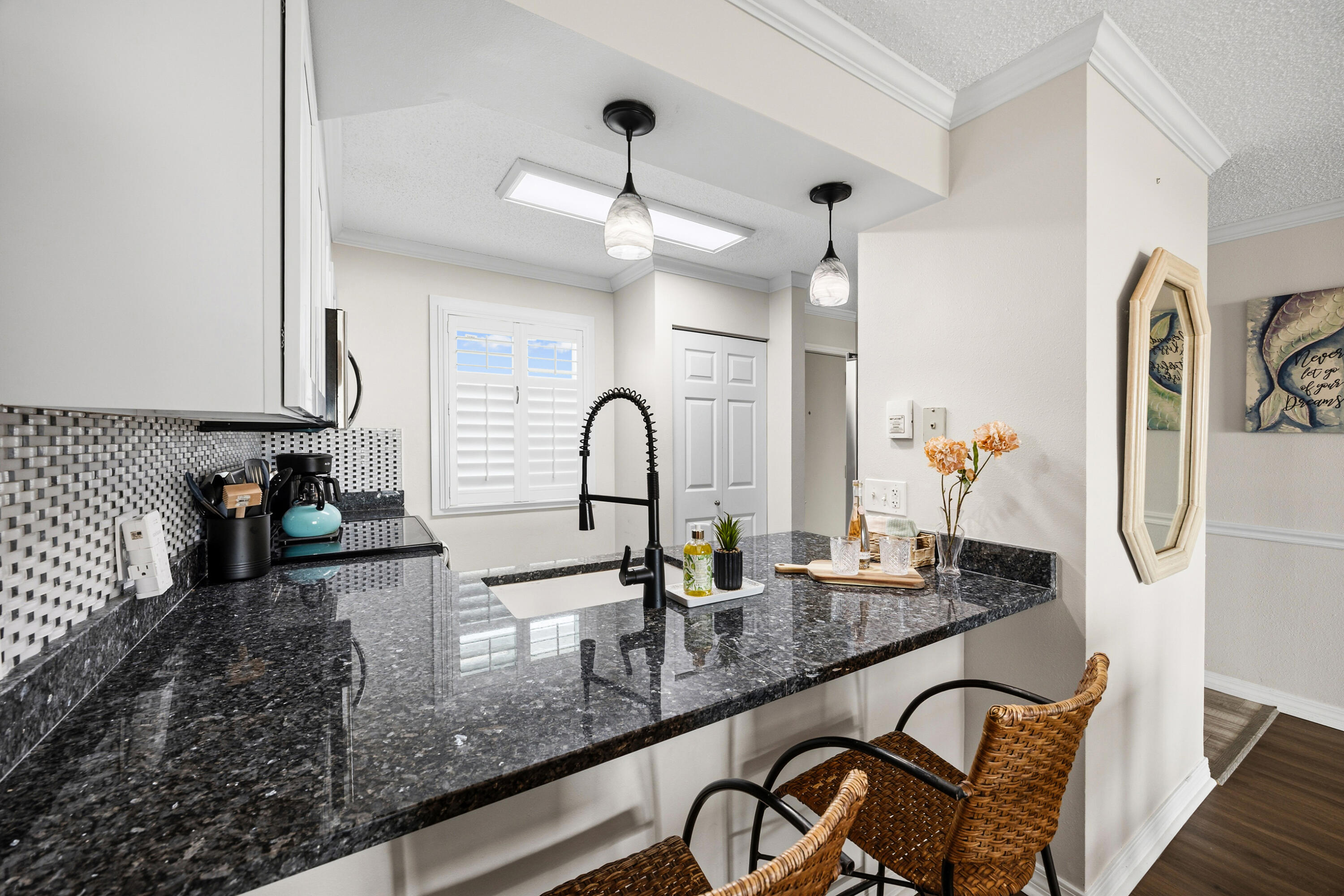 ISLANDER CONDO PH 2 - Residential