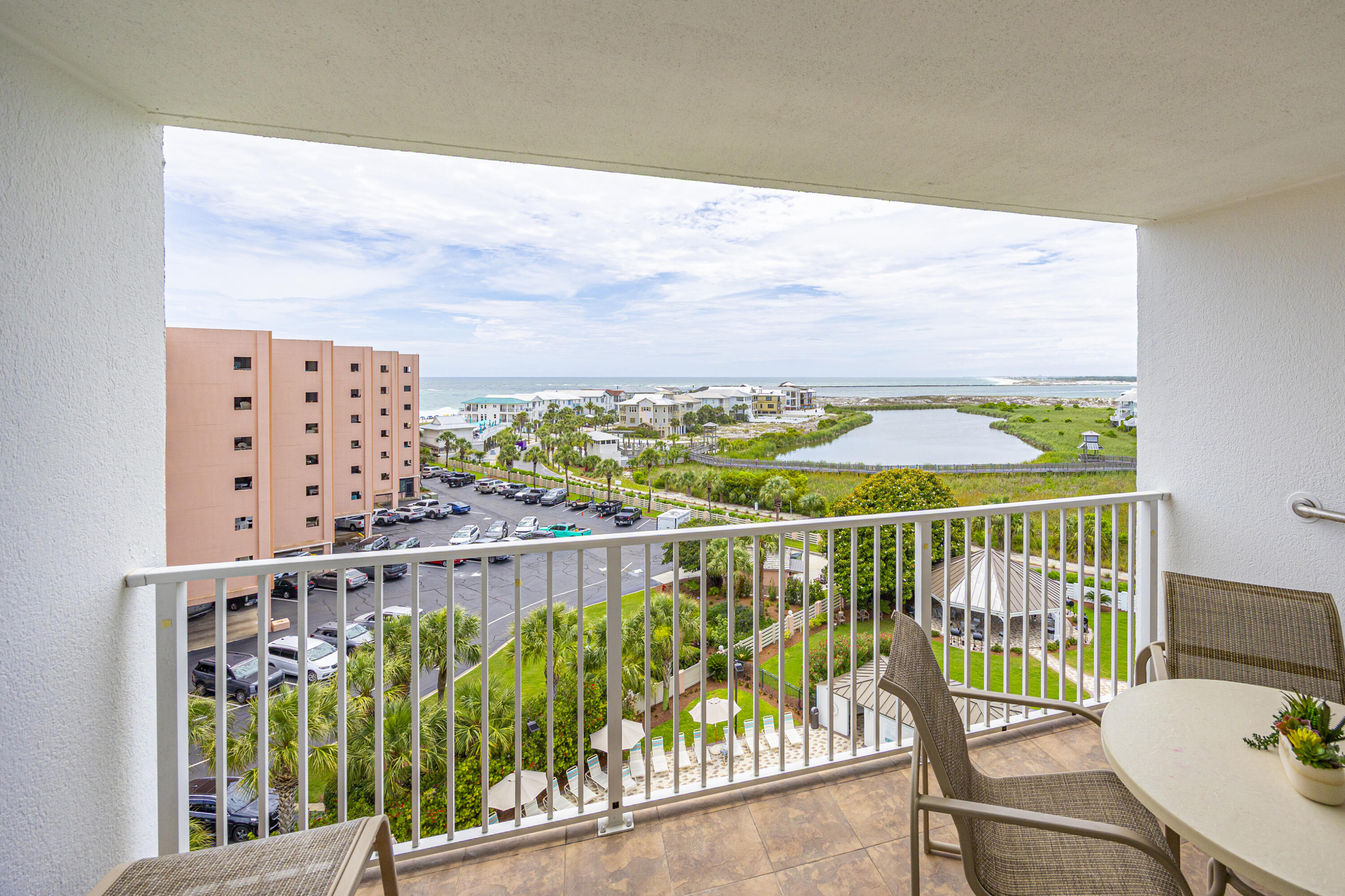 ISLANDER CONDO PH 2 - Residential