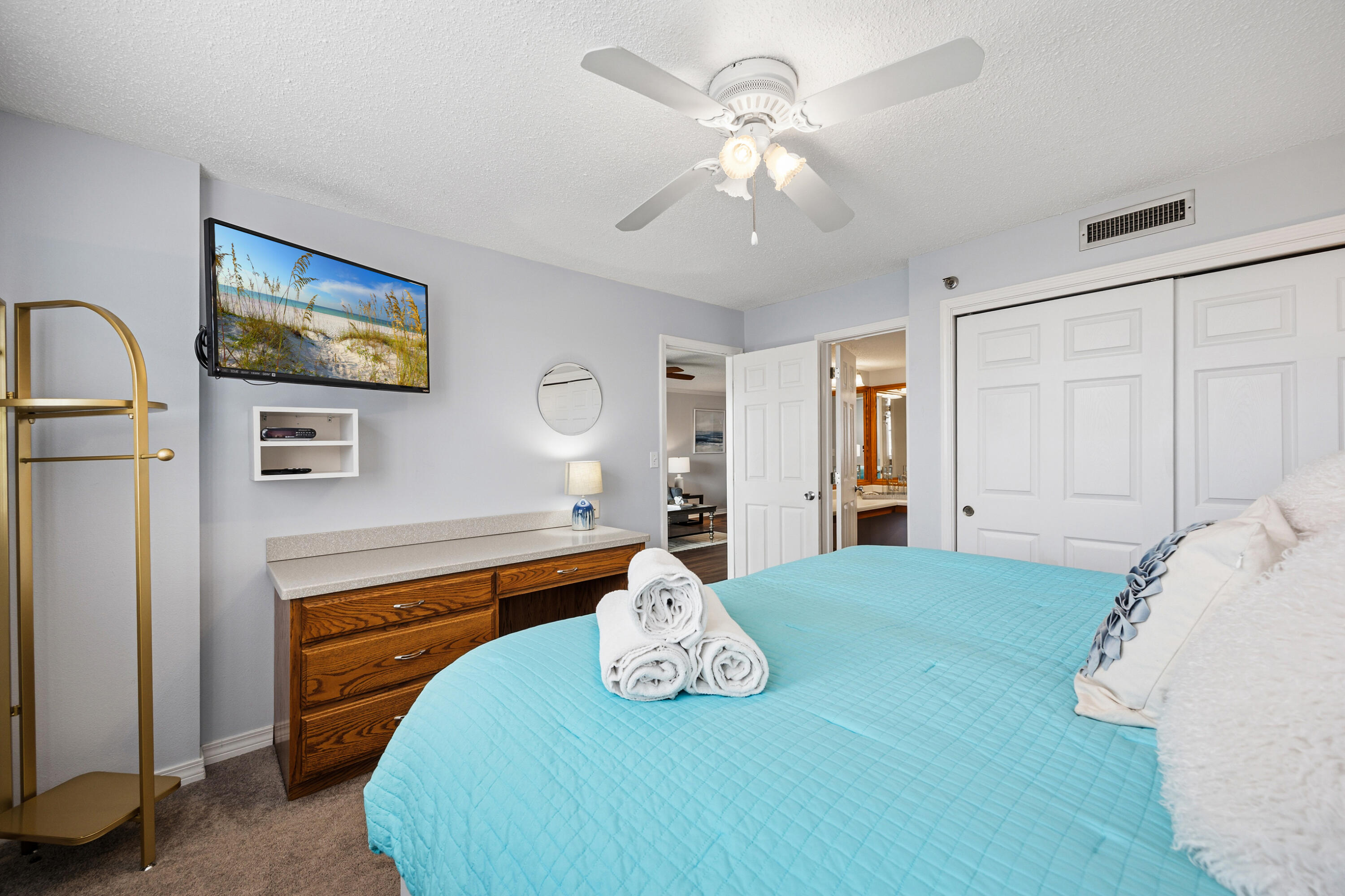 ISLANDER CONDO PH 2 - Residential