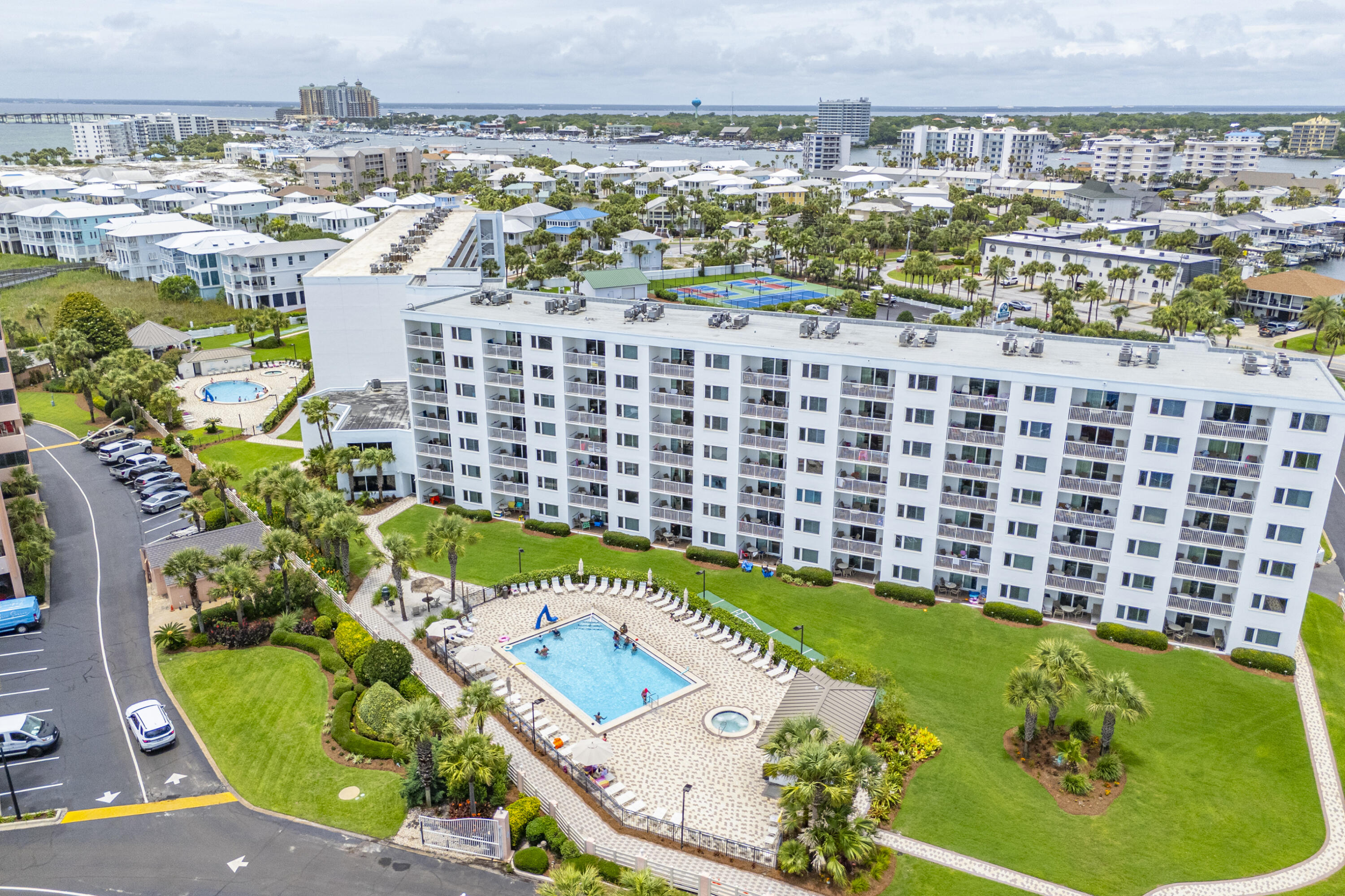 ISLANDER CONDO PH 2 - Residential