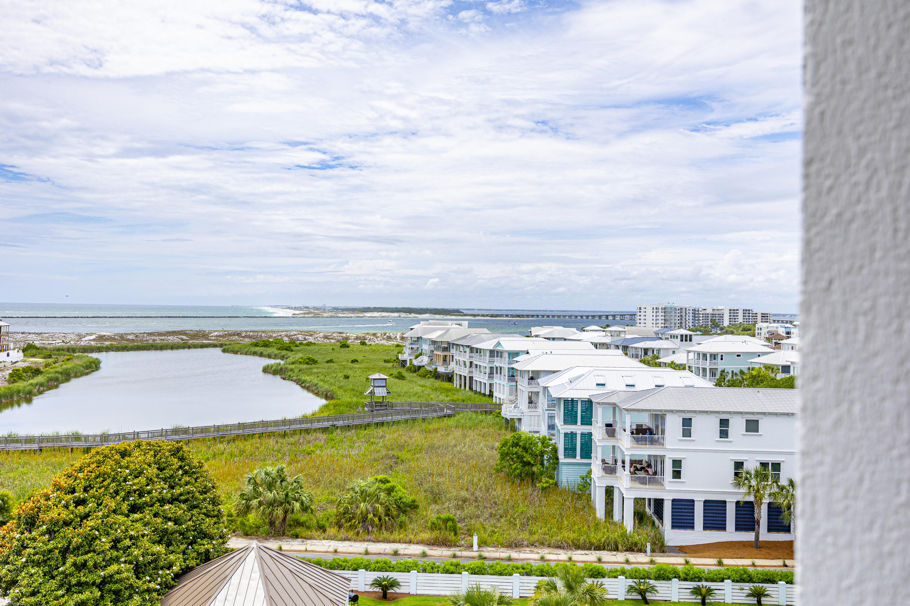 ISLANDER CONDO PH 2 - Residential