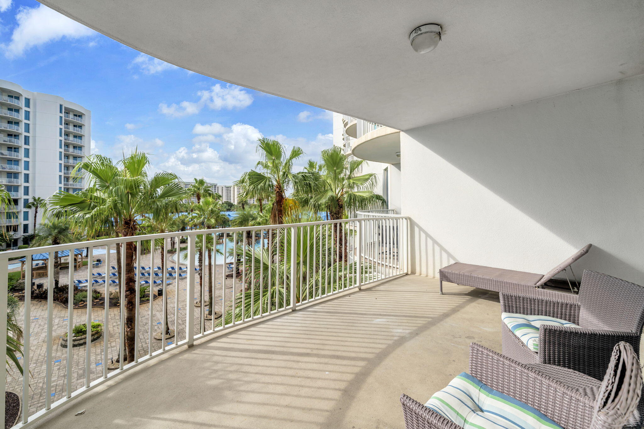 THE PALMS OF DESTIN - Residential
