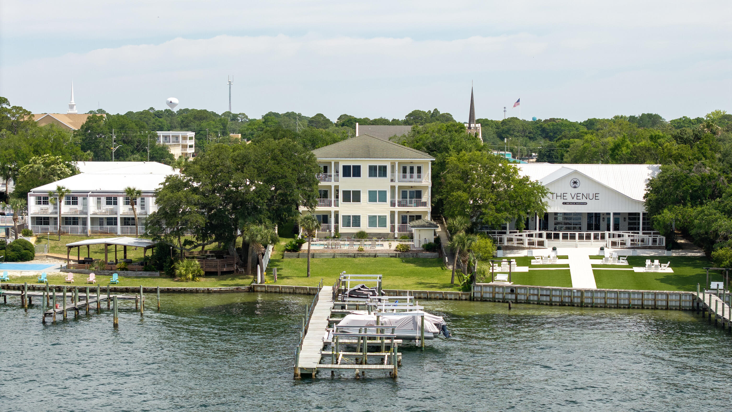 THE SOUND CONDOMINIUM - Residential