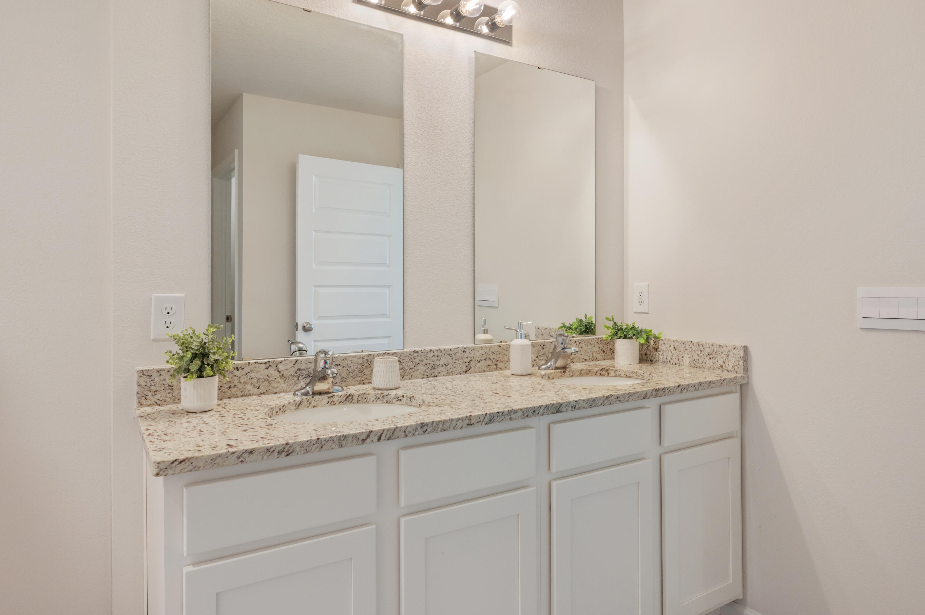 HOMEWOOD EST - Residential