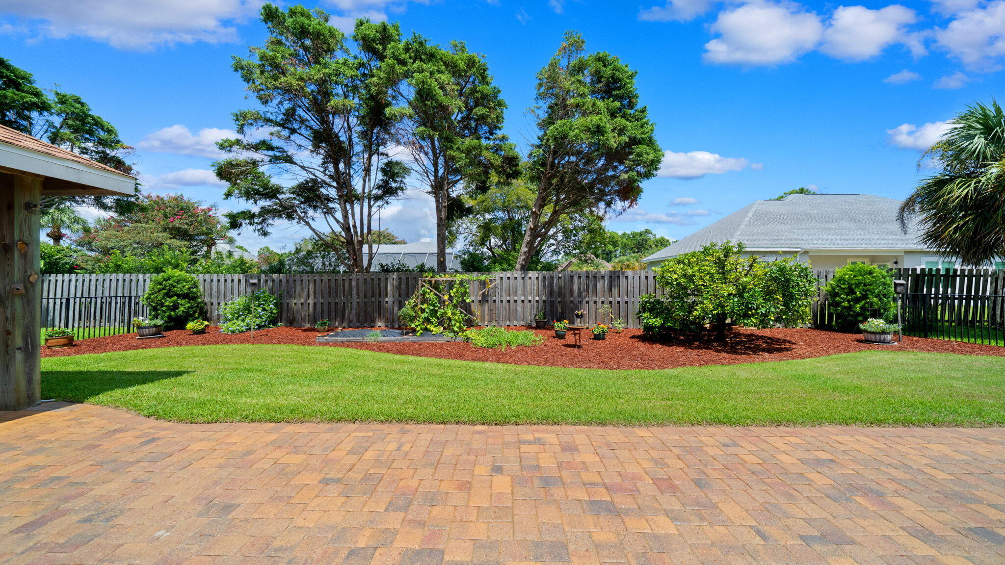 Emerald Lakes - Residential