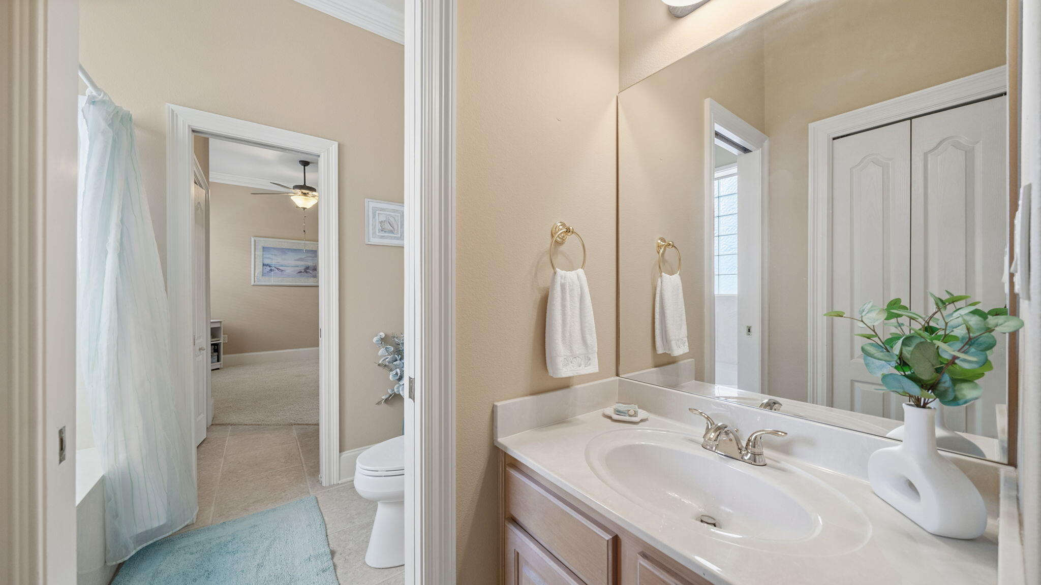 Emerald Lakes - Residential