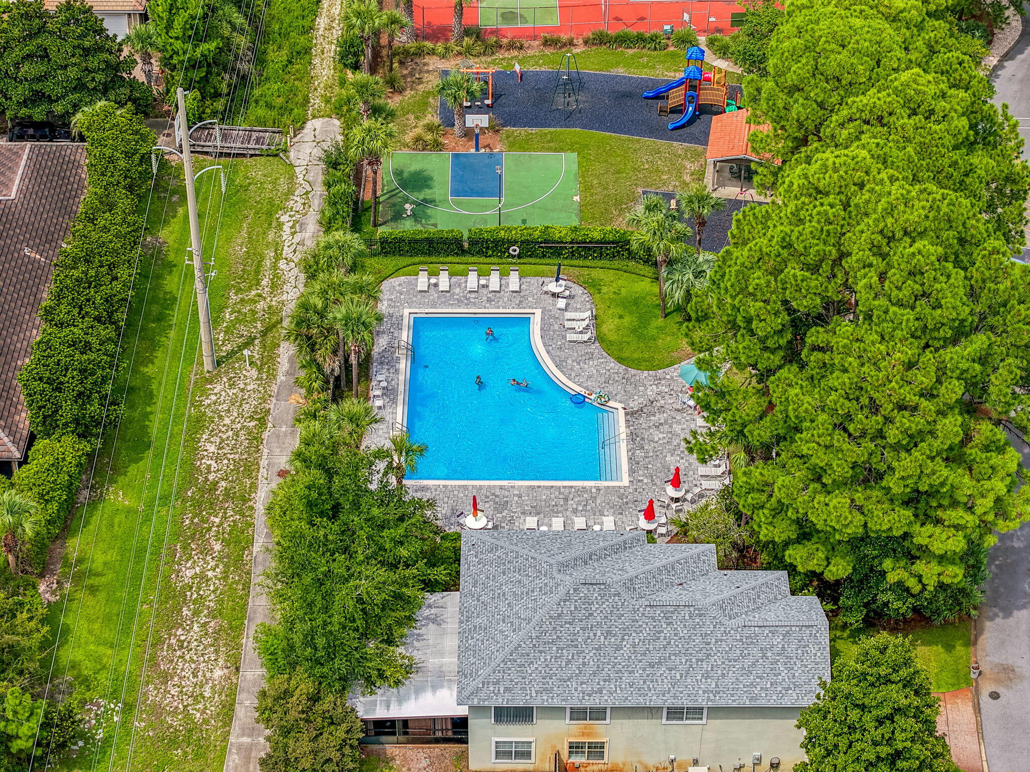 Emerald Lakes - Residential