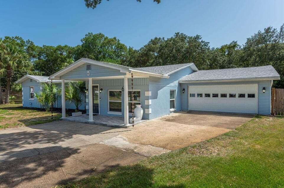 ELLIOTTS POINT 4TH ADDN - Residential