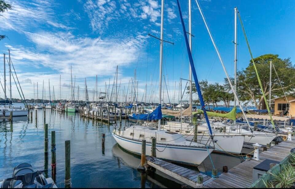 ELLIOTTS POINT 4TH ADDN - Residential