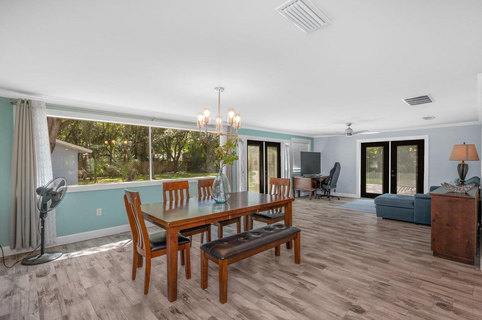 ELLIOTTS POINT 4TH ADDN - Residential