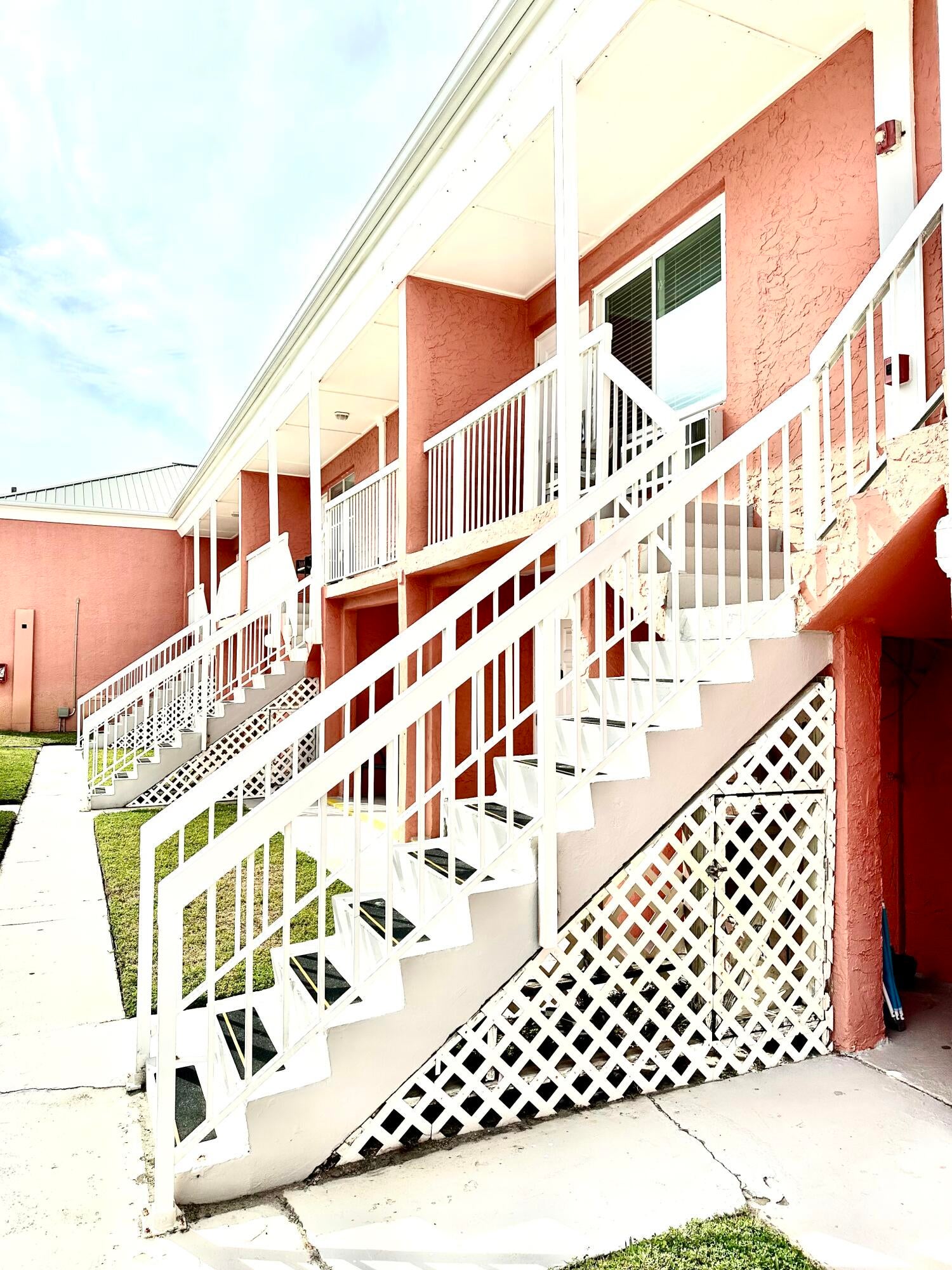 TROPICAL ISLE CONDO - Residential Lease