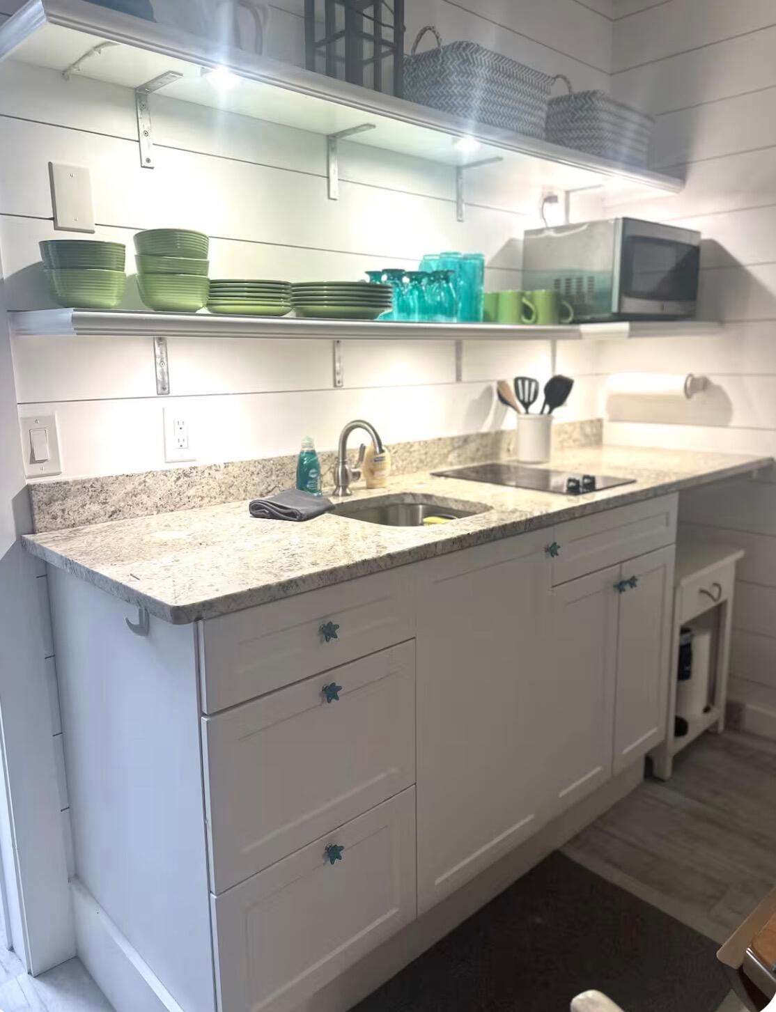 TROPICAL ISLE CONDO - Residential Lease