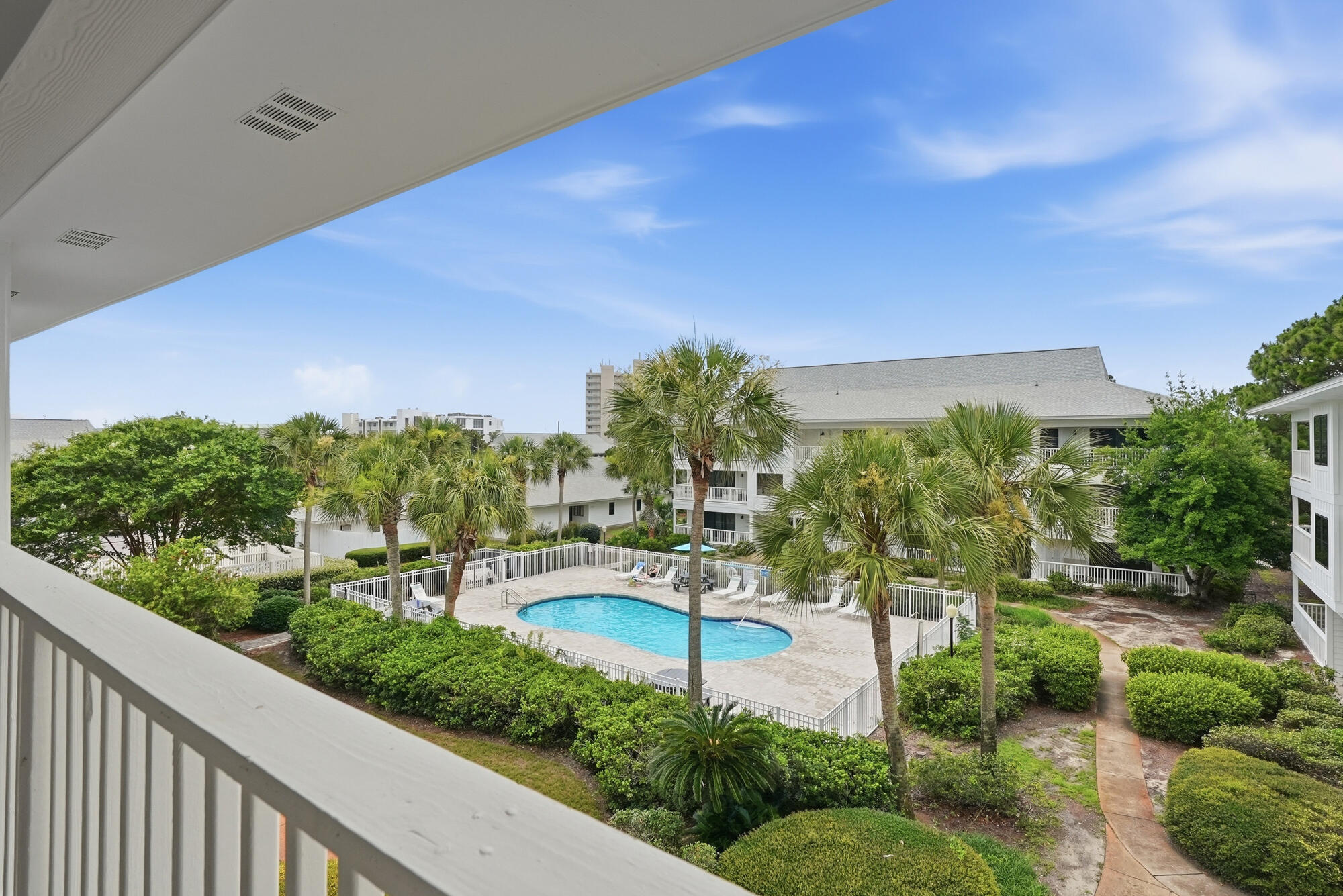 BEACHWOOD VILLAS CONDO - Residential