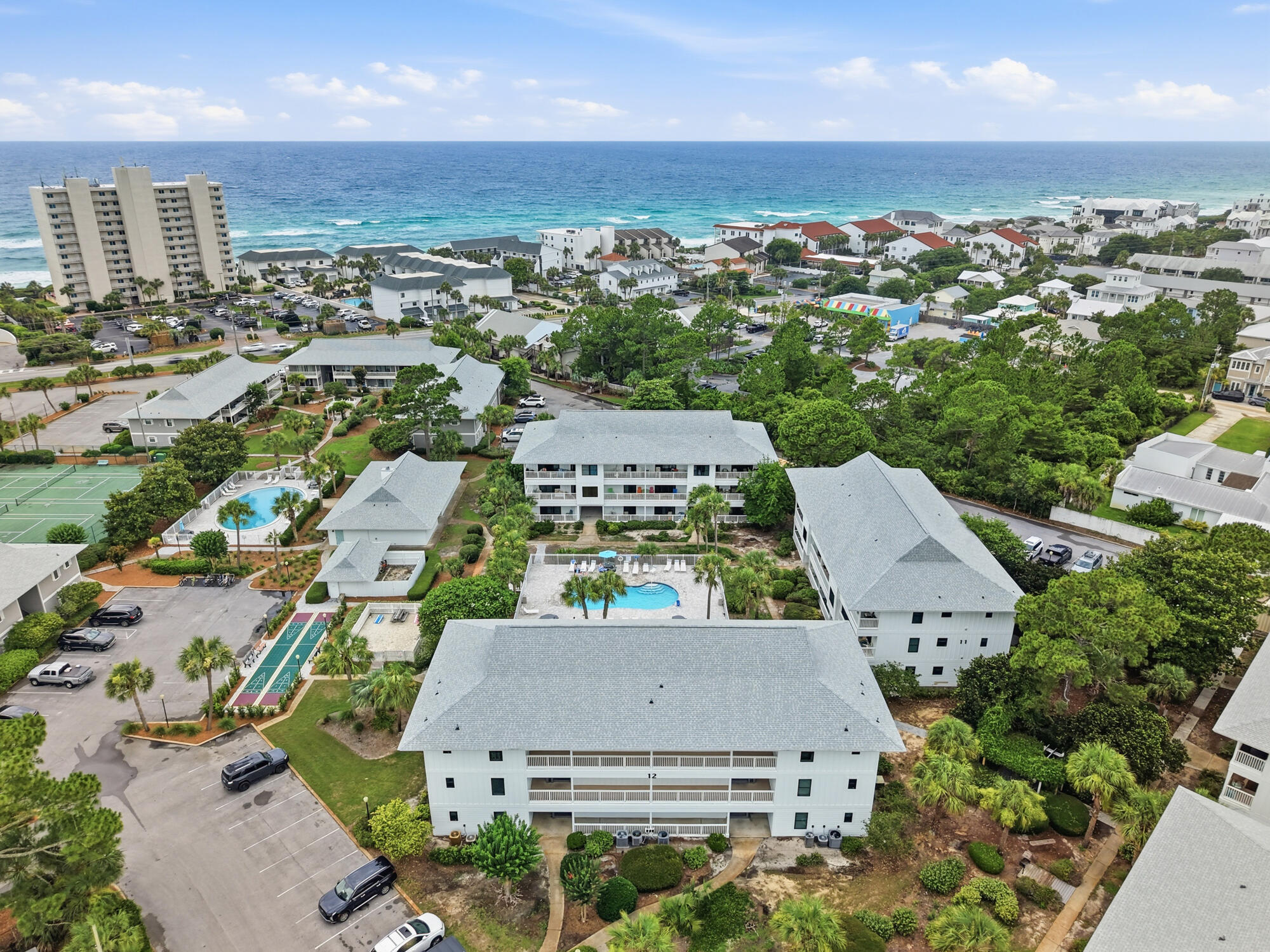BEACHWOOD VILLAS CONDO - Residential