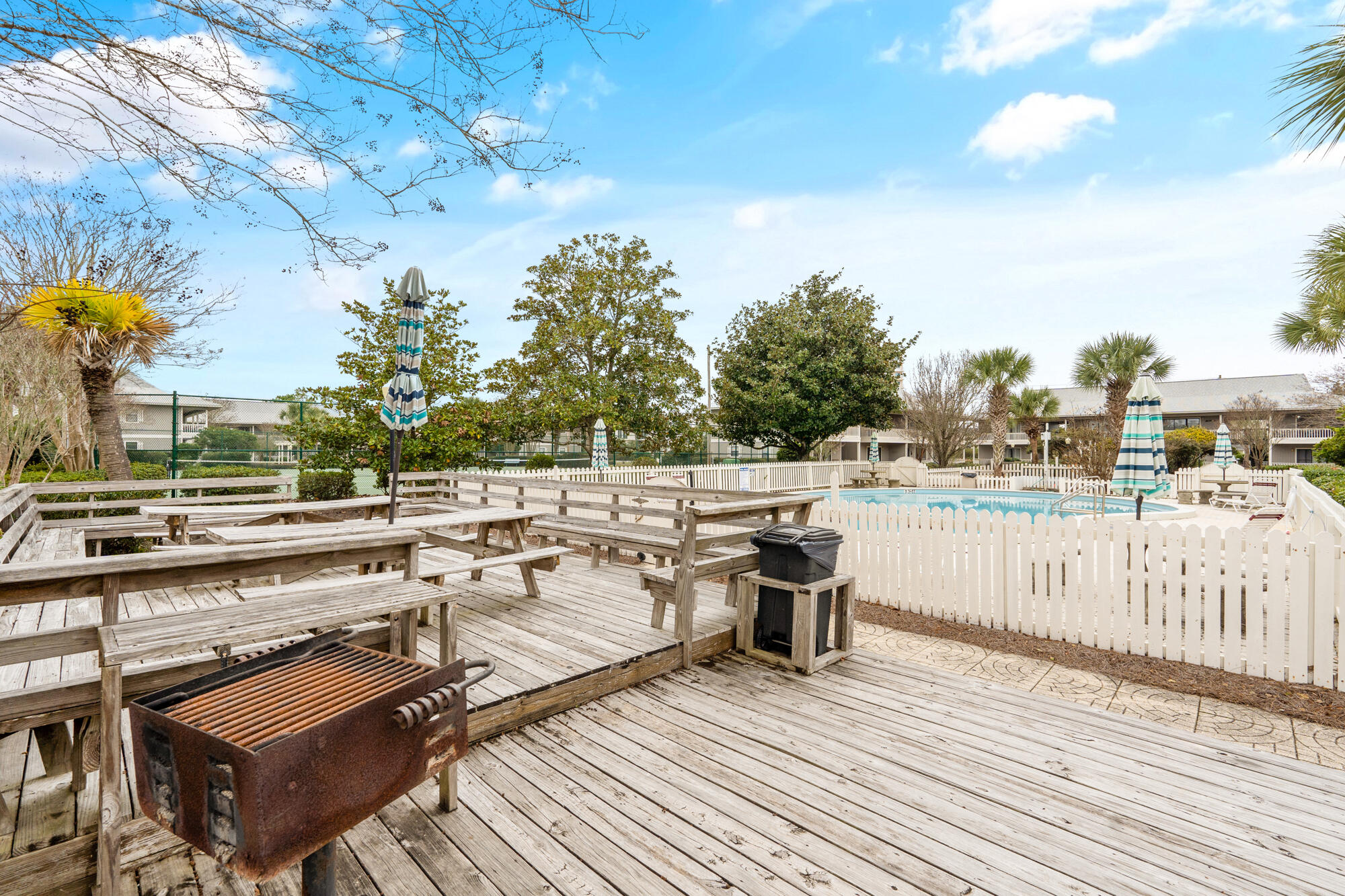 BEACHWOOD VILLAS CONDO - Residential