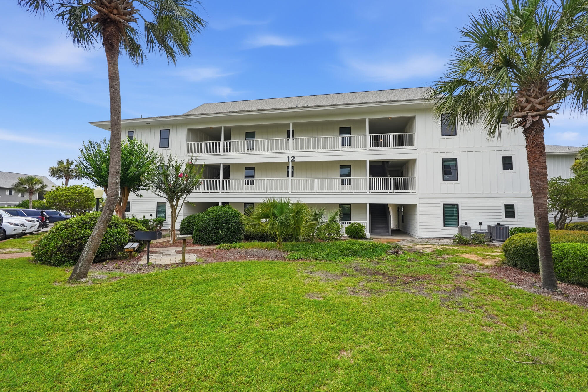 BEACHWOOD VILLAS CONDO - Residential