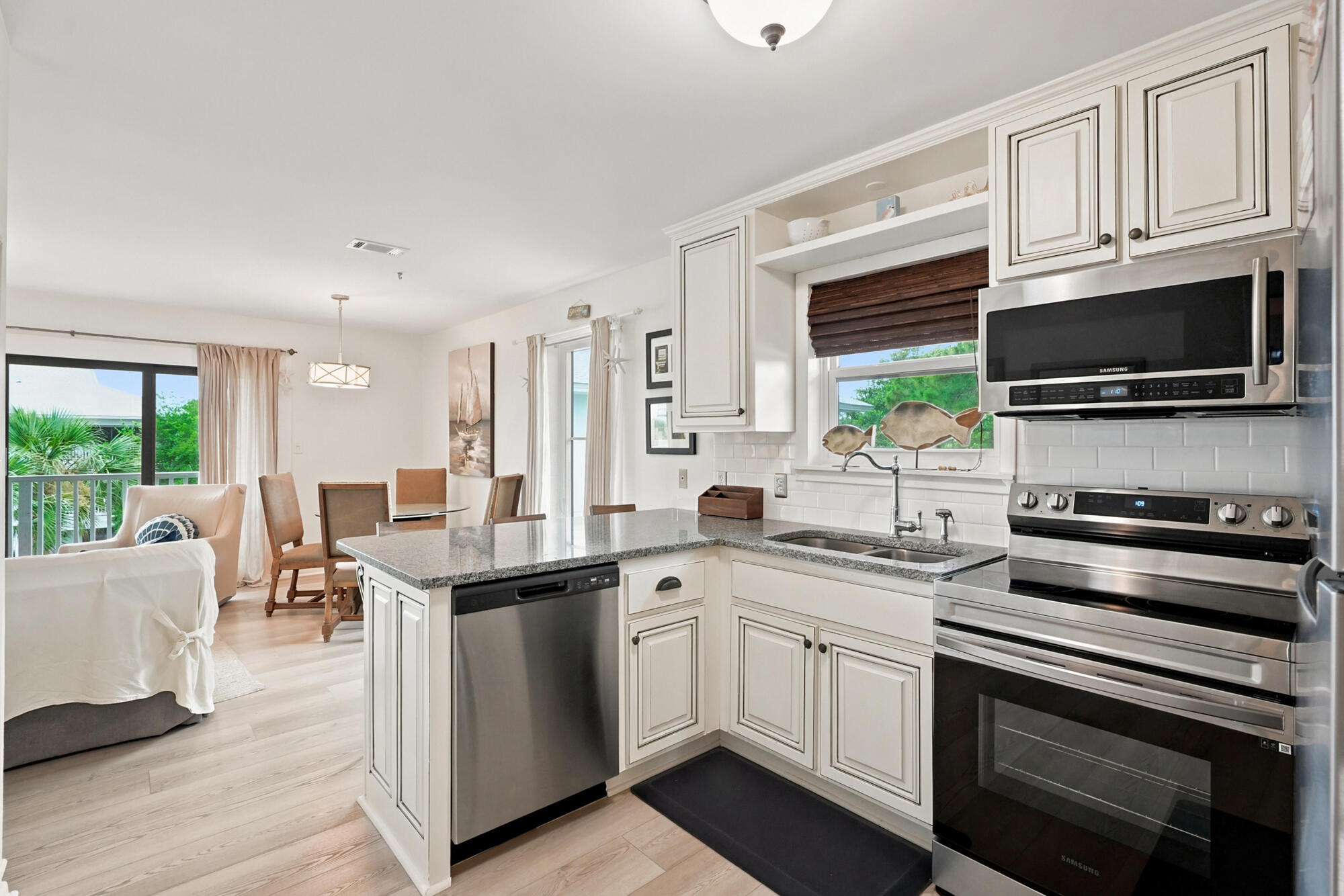 BEACHWOOD VILLAS CONDO - Residential