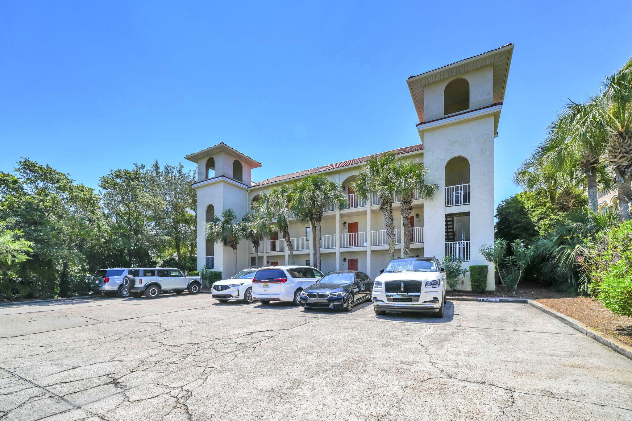 CAPISTRANO CONDO - Residential