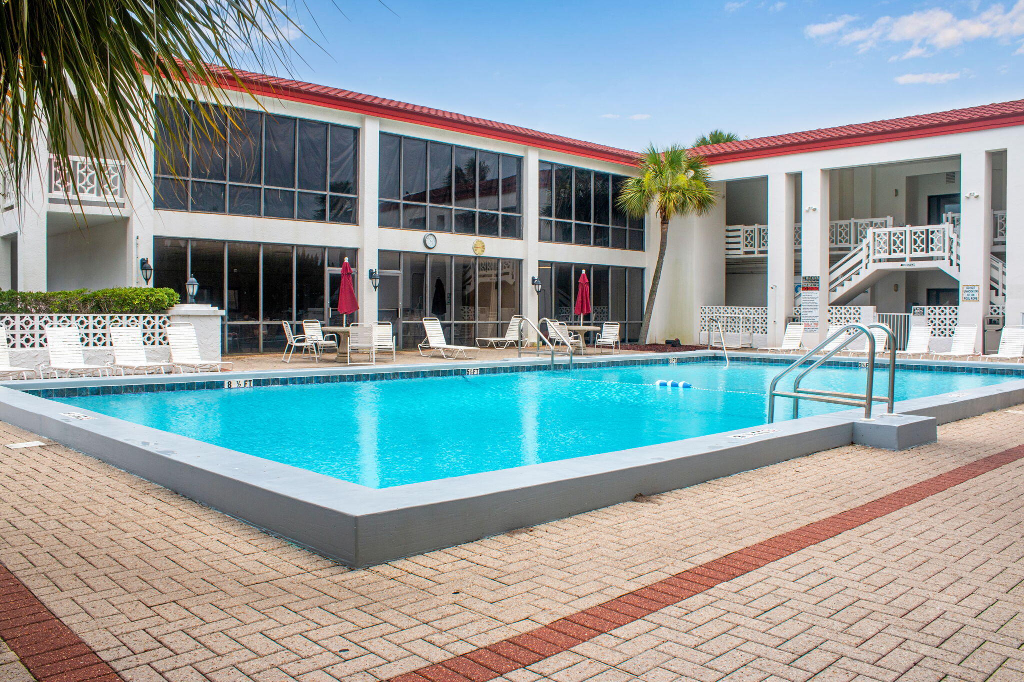 EL MATADOR CONDO - Residential
