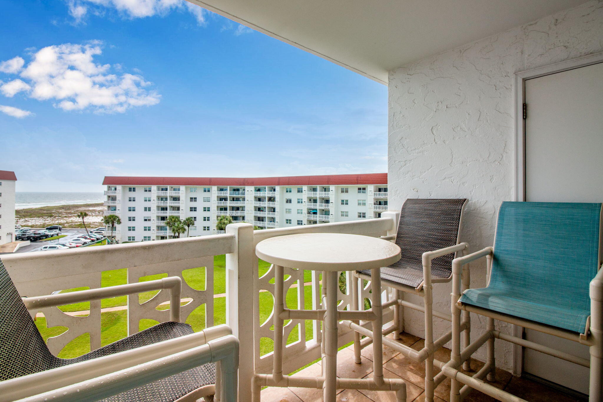 EL MATADOR CONDO - Residential