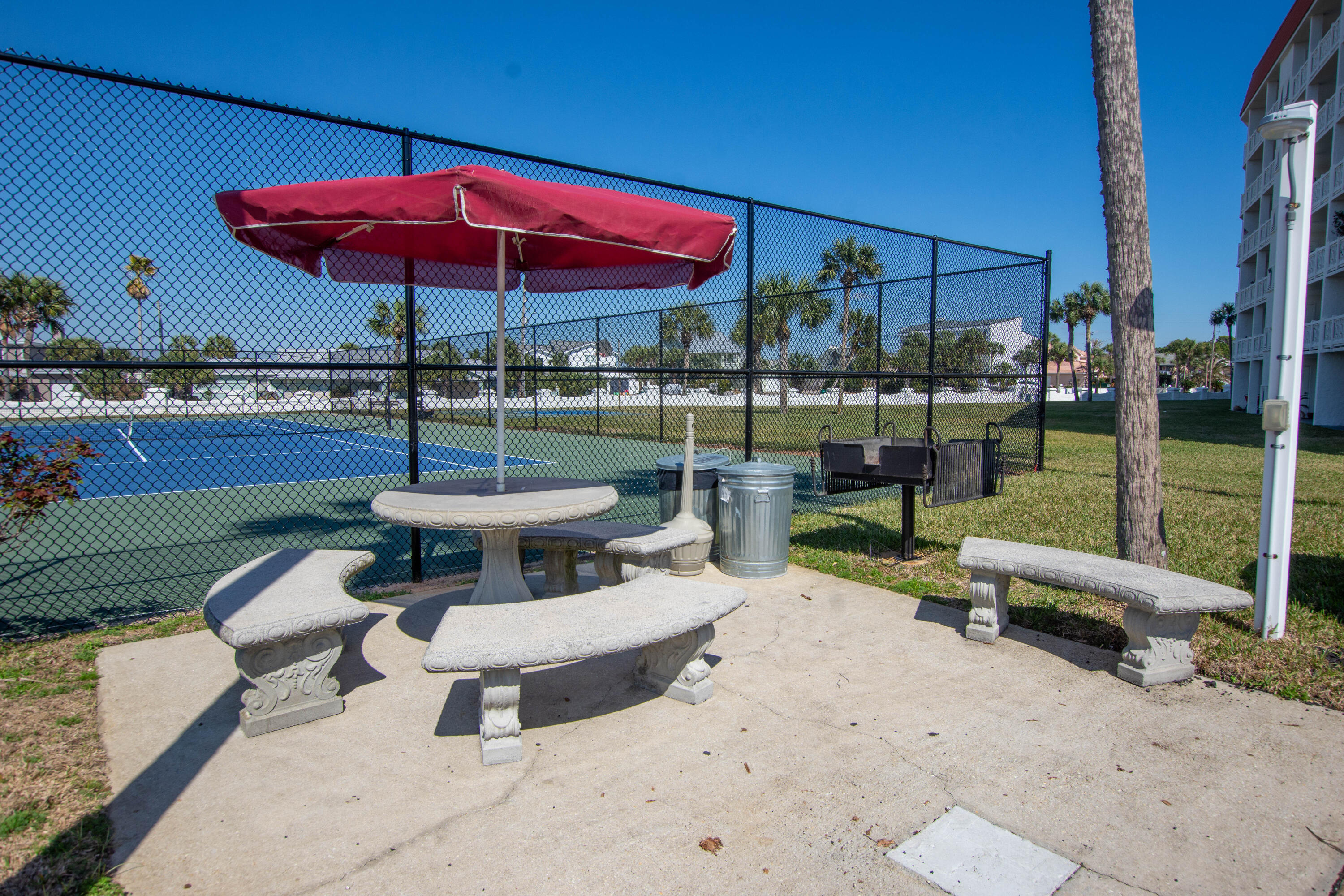 EL MATADOR CONDO - Residential